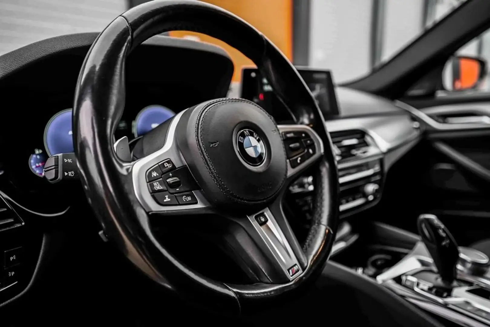 BMW 540 540i xDrive Touring Aut.!! Noir - 2