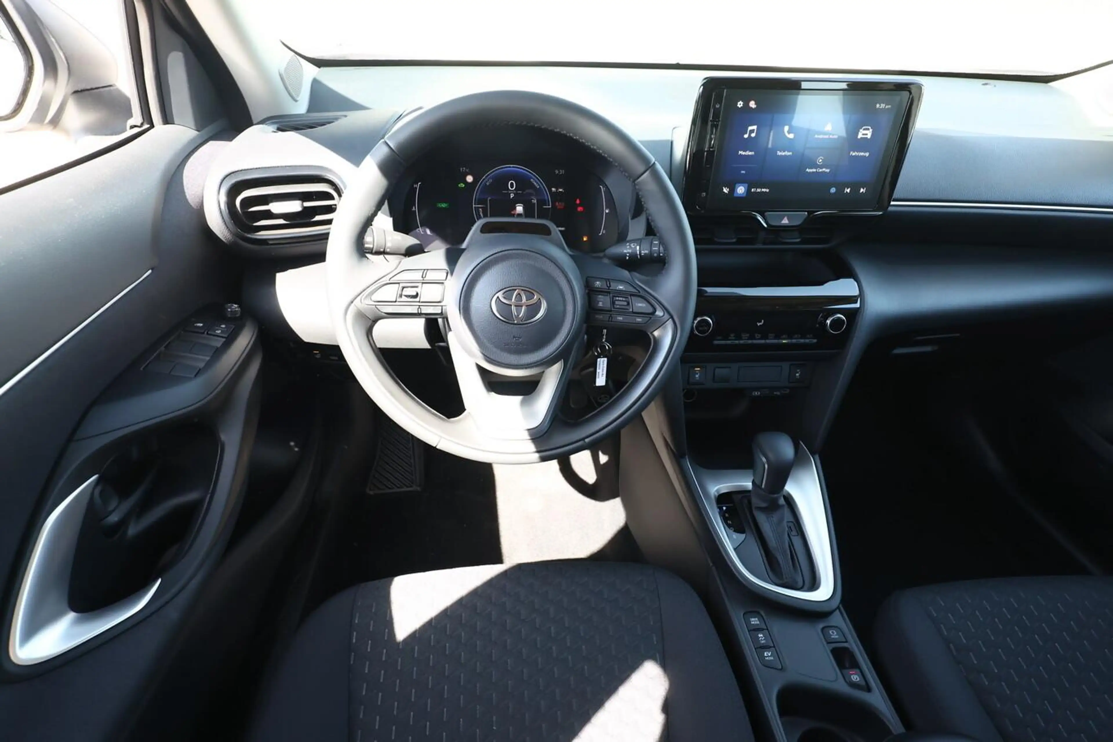Toyota Yaris Cross Aut. Kam Sitzhz. ACC 16" CarPlay 68 kW (92 PS),... — photo 7