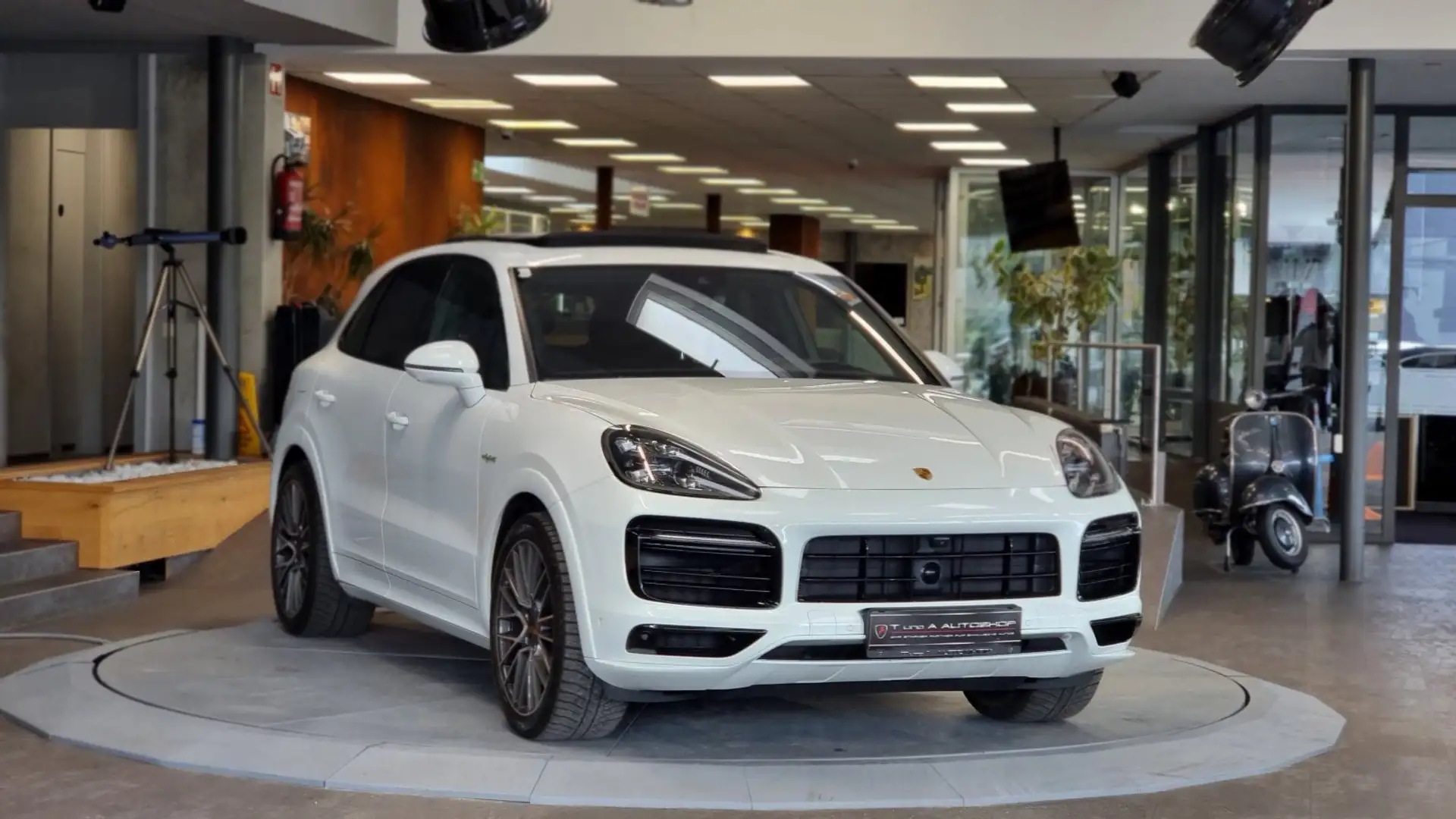 Porsche Cayenne E-Hybrid Sport desing Aut. *Head-up*Pano*360°* Weiß - 2