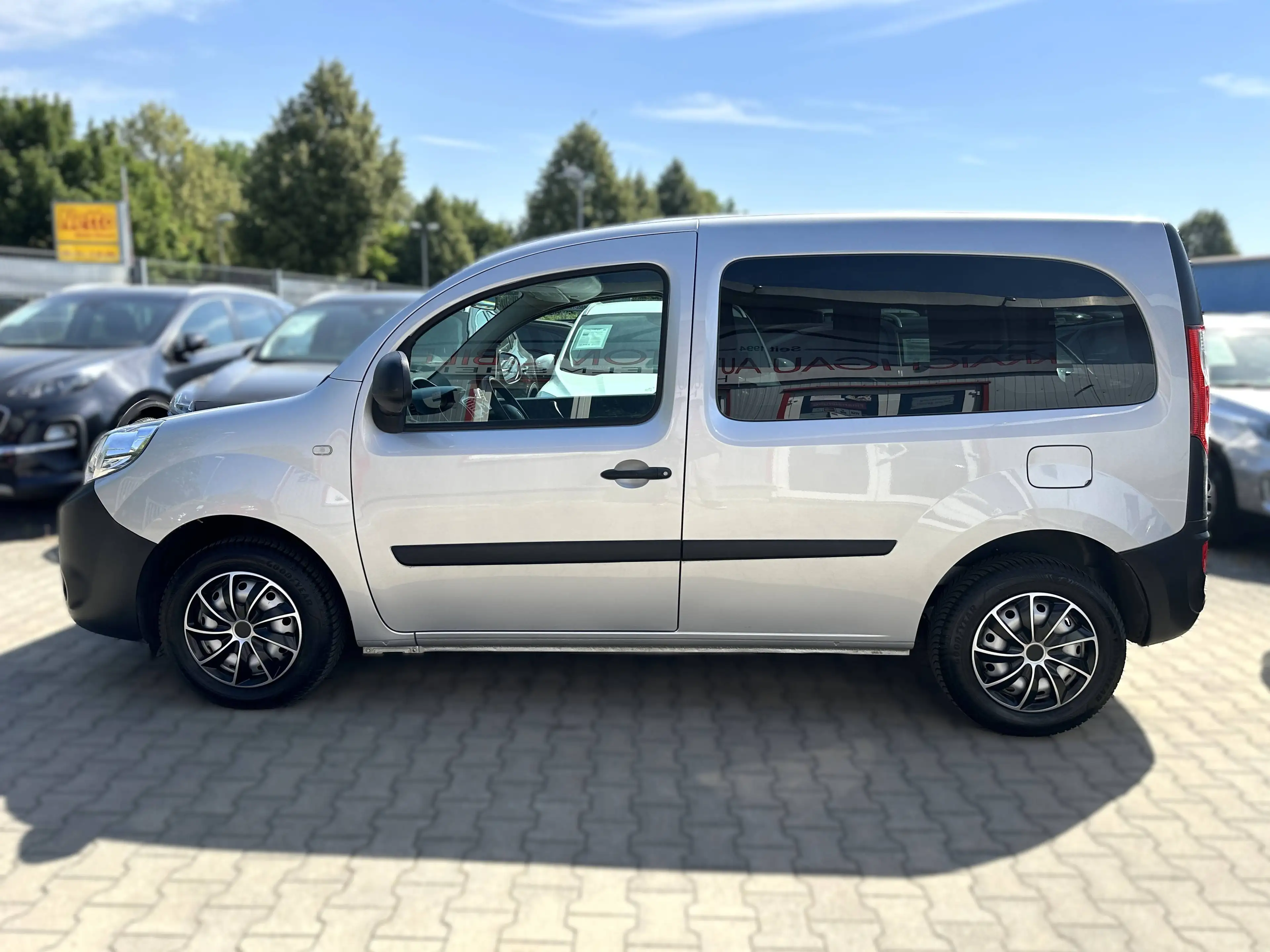 Renault Kangoo 1.5 dCi*Klima*Navi*Parkpilot*110 PS*sehr sparsam — photo 2