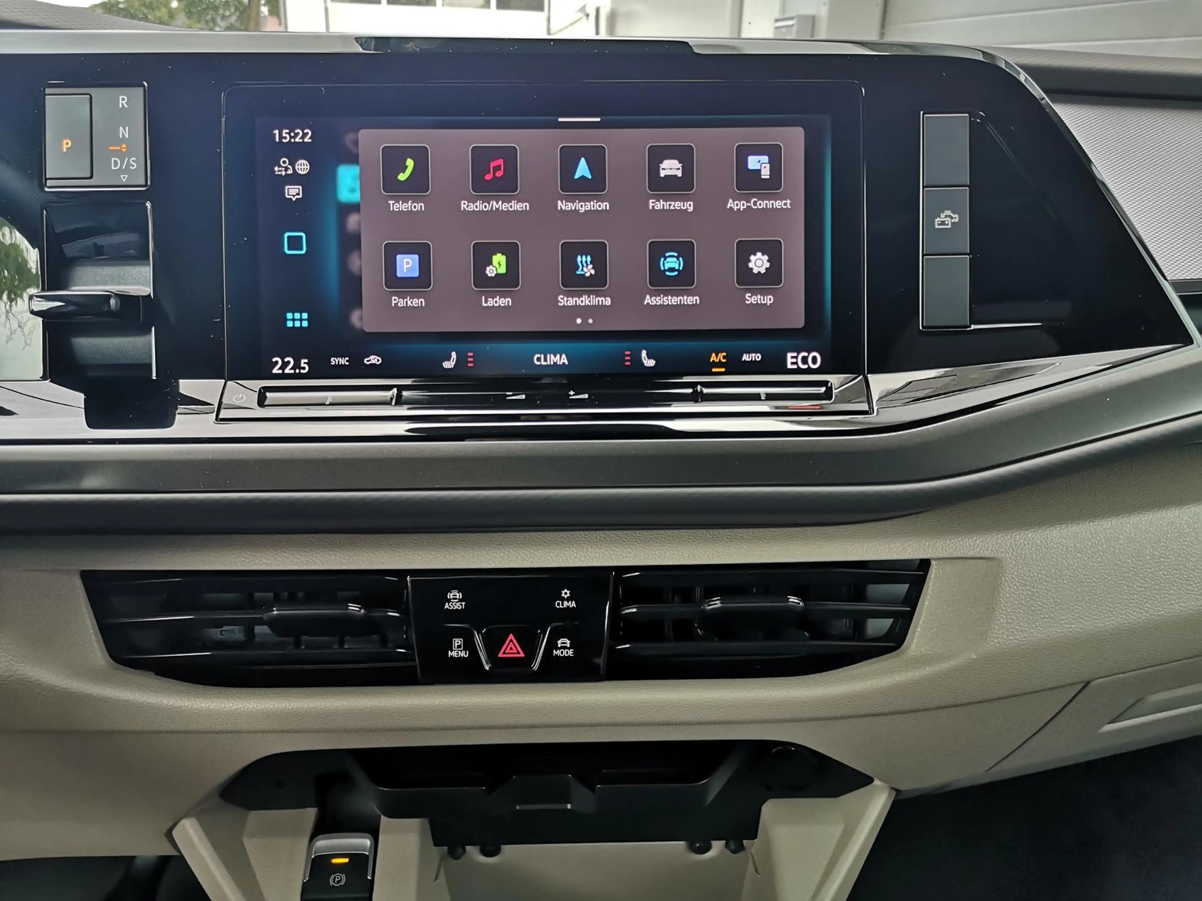 Volkswagen T7 California Beach Tour eHybrid 4MOTION 1.5 TSI Plus 180 kW ... — photo 4