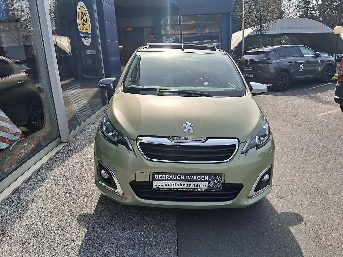 Peugeot 108 1,0 VTi 72 TOP! Collection Grün - 2