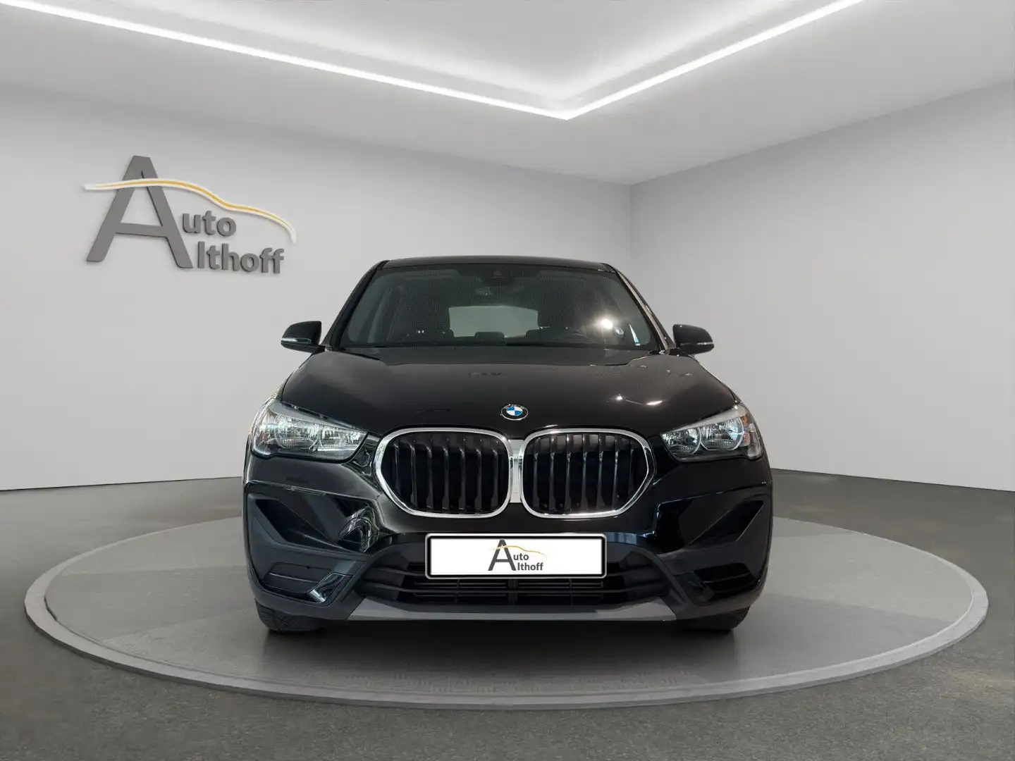 BMW X1 sDrive18i 2.HD NAV KLIMA PARK PDC SHZ TEMP BT Schwarz - 2