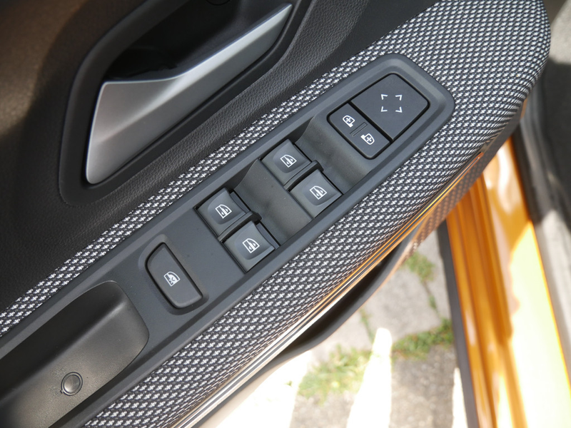 Dacia Sandero Stepway Expression TCe 90 NAVI LED — photo 6