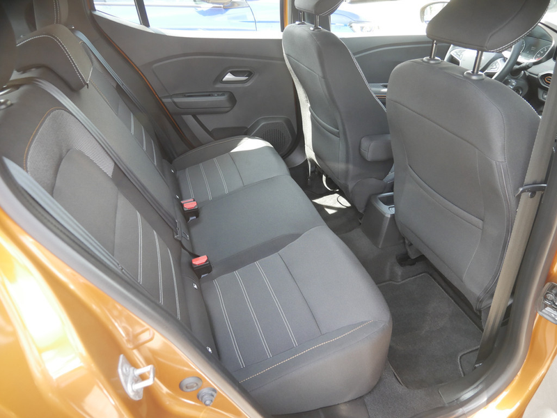 Dacia Sandero Stepway Expression TCe 90 NAVI LED — photo 4