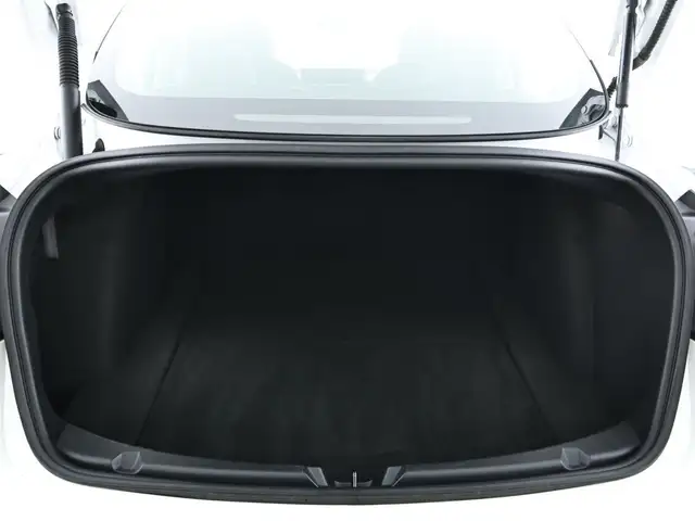 Tesla Model 3 view 6