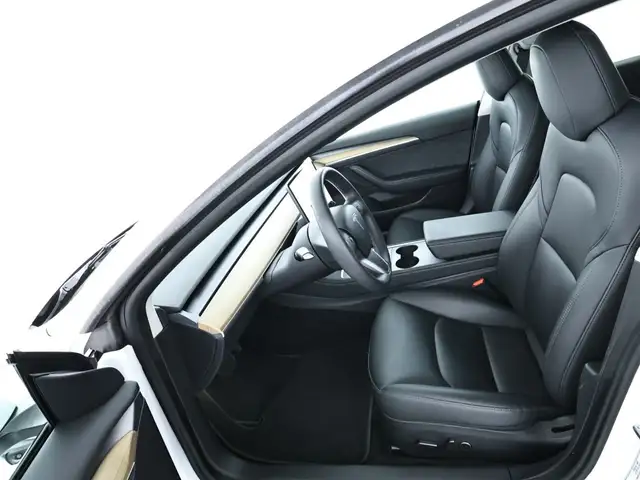 Tesla Model 3 view 8