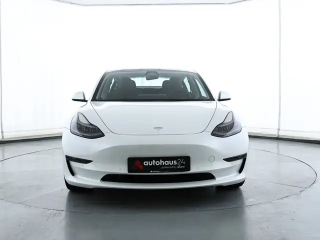 Tesla Model 3 view 2