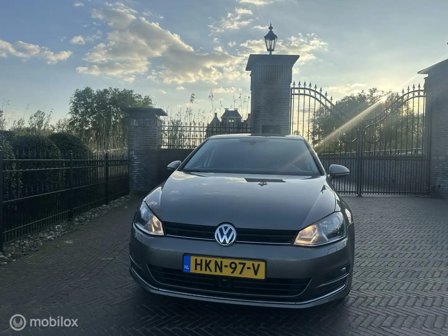 Volkswagen Golf 1.4 TSI ACT Highline 140pk! DSG Massage ACC Grijs - 2