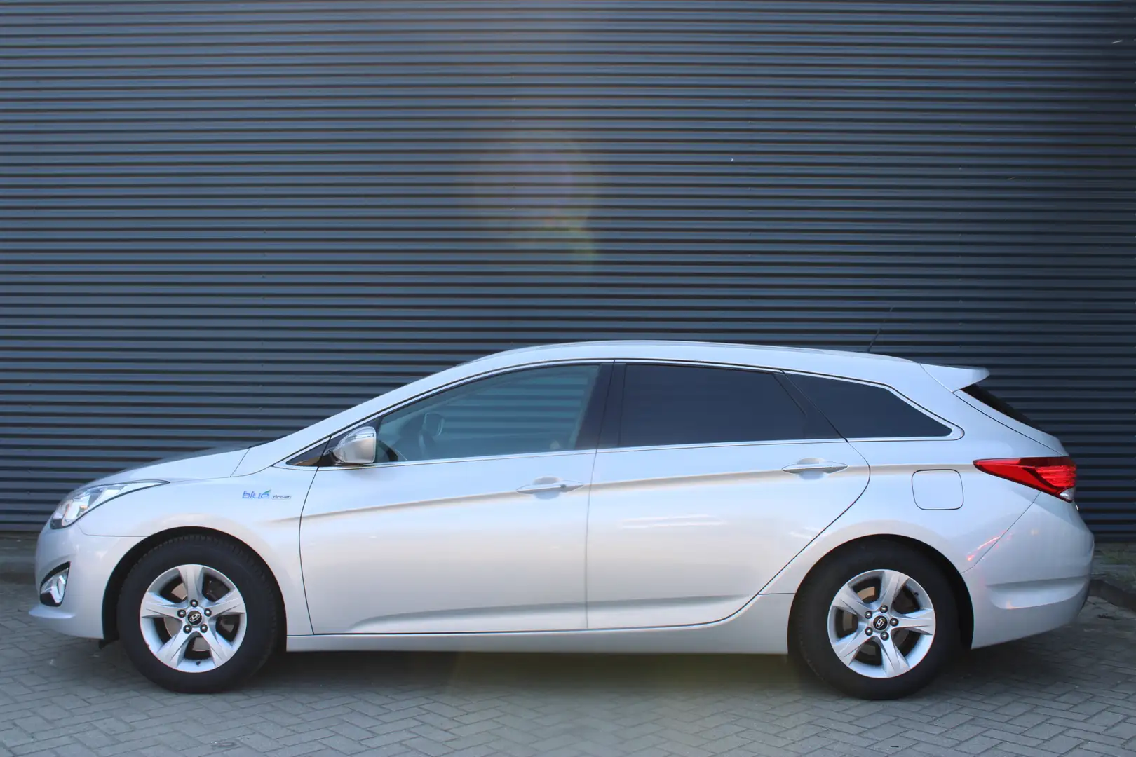 Hyundai i40 Wagon 1.6 GDI Blue Business Edition Trekhaak Cruis siva - 2