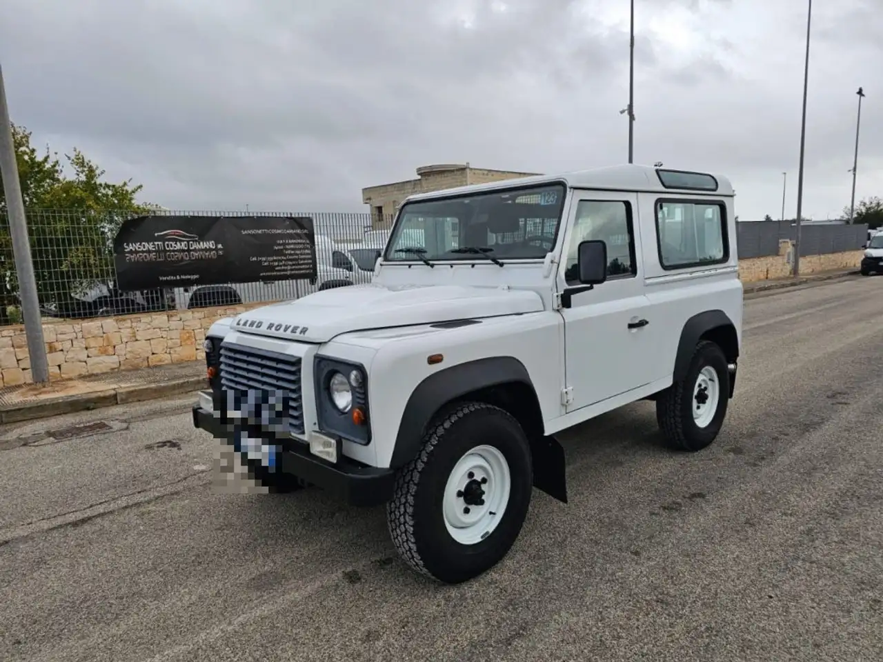 Land Rover Defender