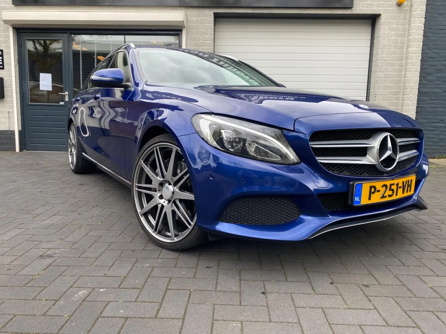 Mercedes-Benz C 350 Estate e Navigatie/Leder/20 Inch/Top! Kék - 2