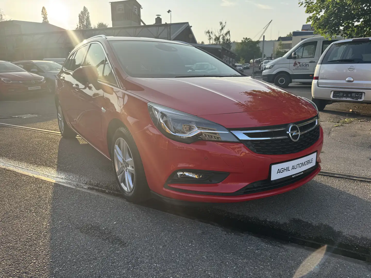 Opel Astra Innovation Start/Stop TÜV und HU neu Automatik Rot - 1