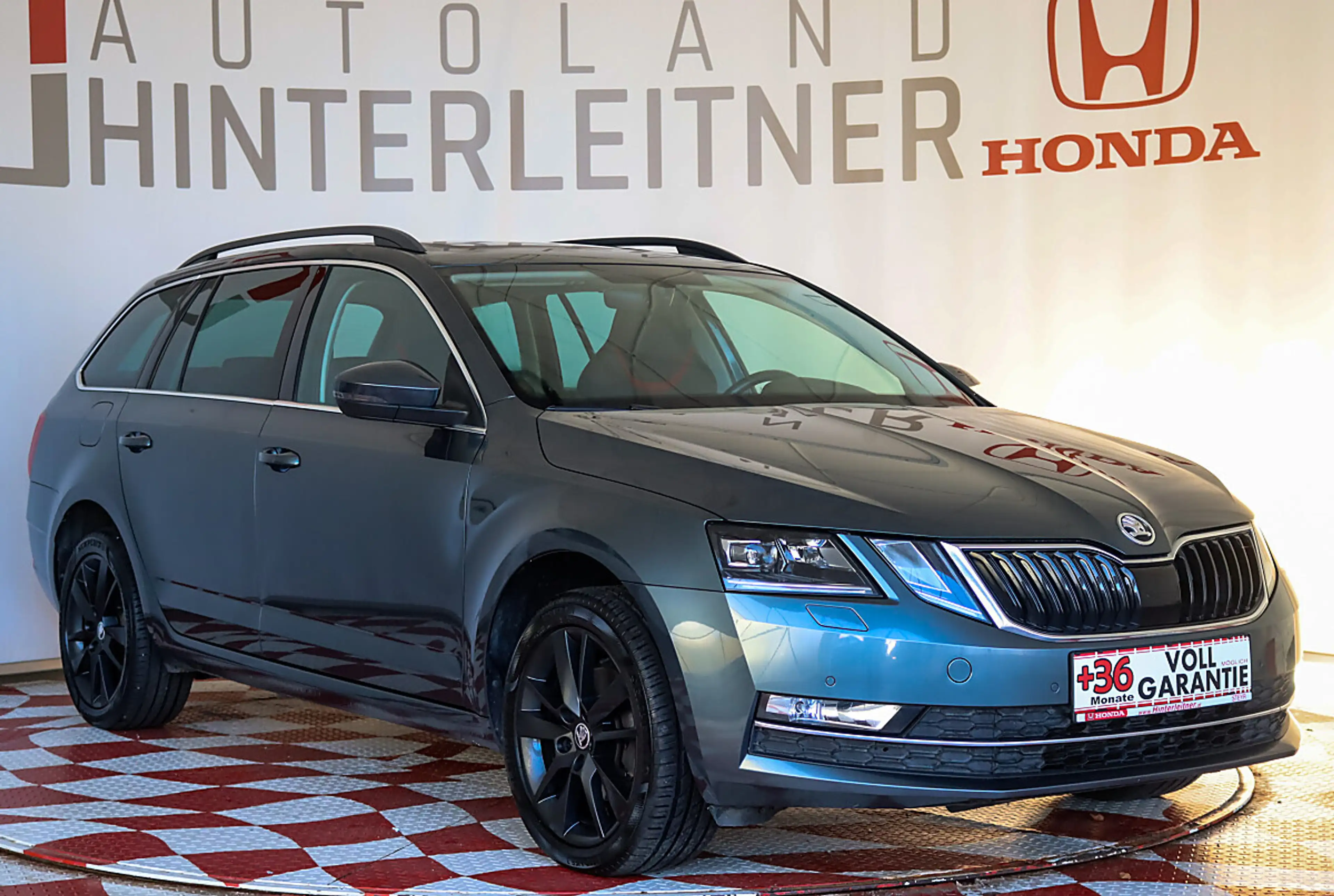 Skoda Octavia Combi Sport Limited TDI 4x4 LED VIRTUAL PANORAMA — photo 6