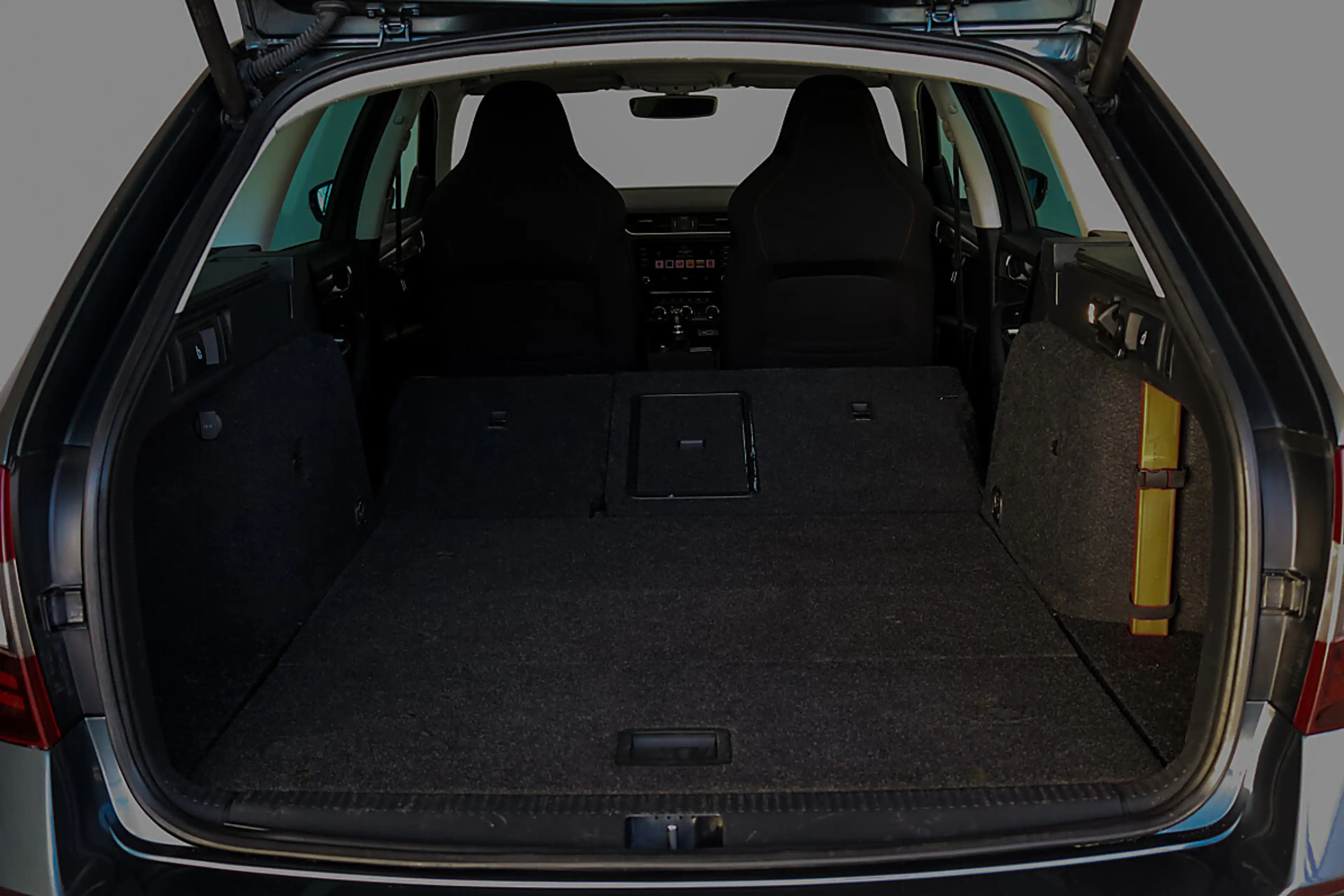Skoda Octavia Combi Sport Limited TDI 4x4 LED VIRTUAL PANORAMA — photo 14