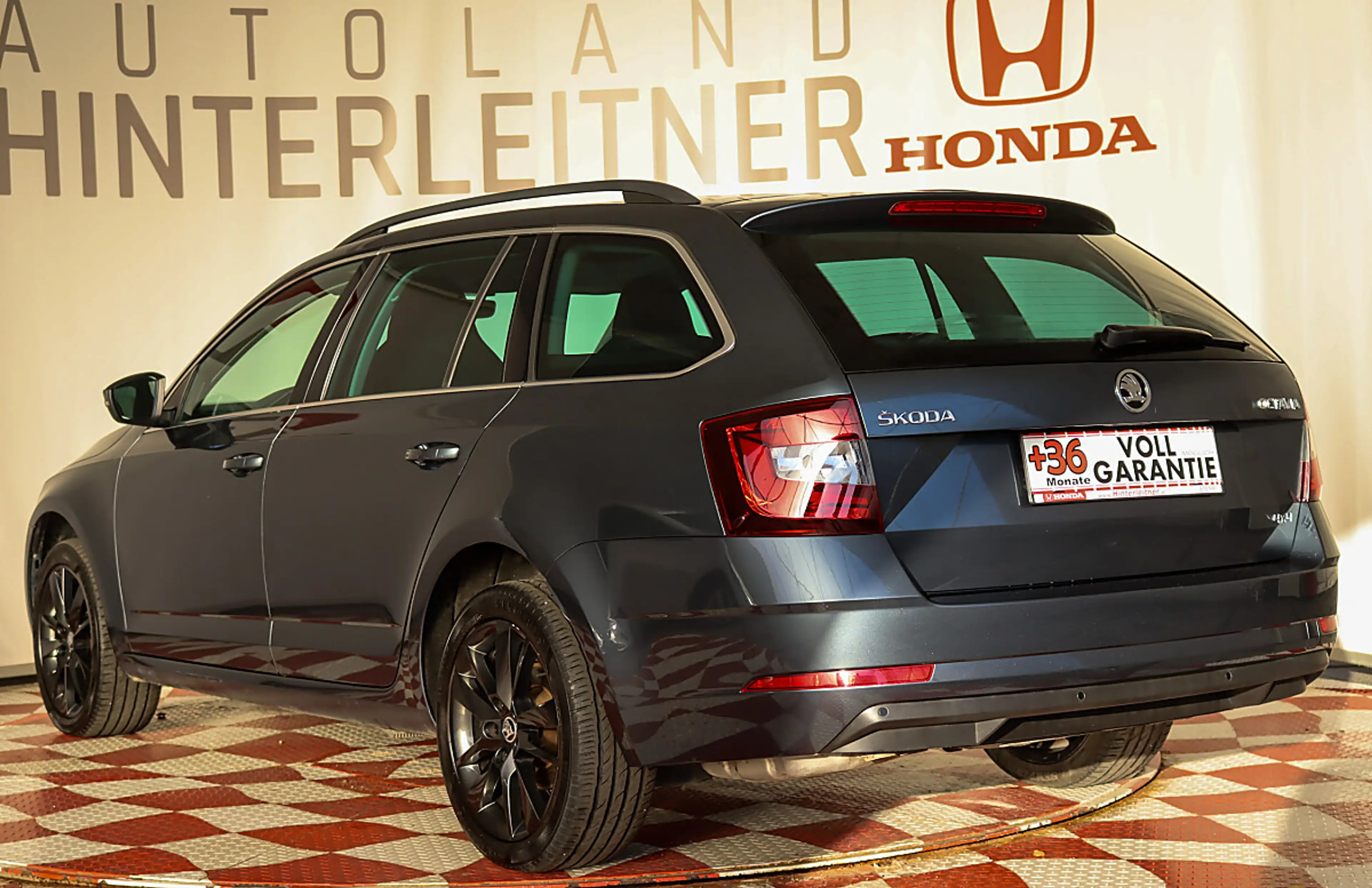 Skoda Octavia Combi Sport Limited TDI 4x4 LED VIRTUAL PANORAMA — photo 9