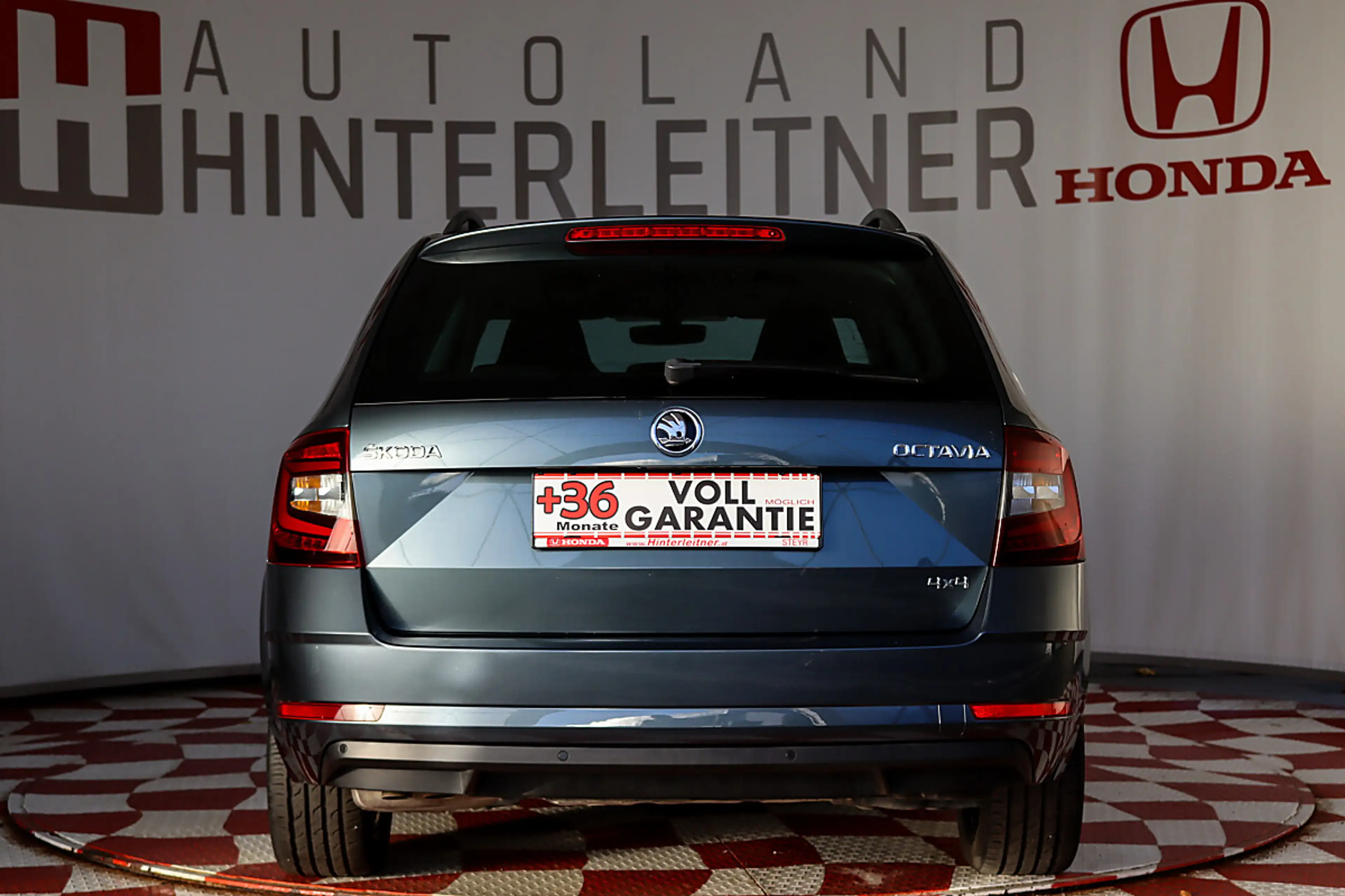 Skoda Octavia Combi Sport Limited TDI 4x4 LED VIRTUAL PANORAMA — photo 10