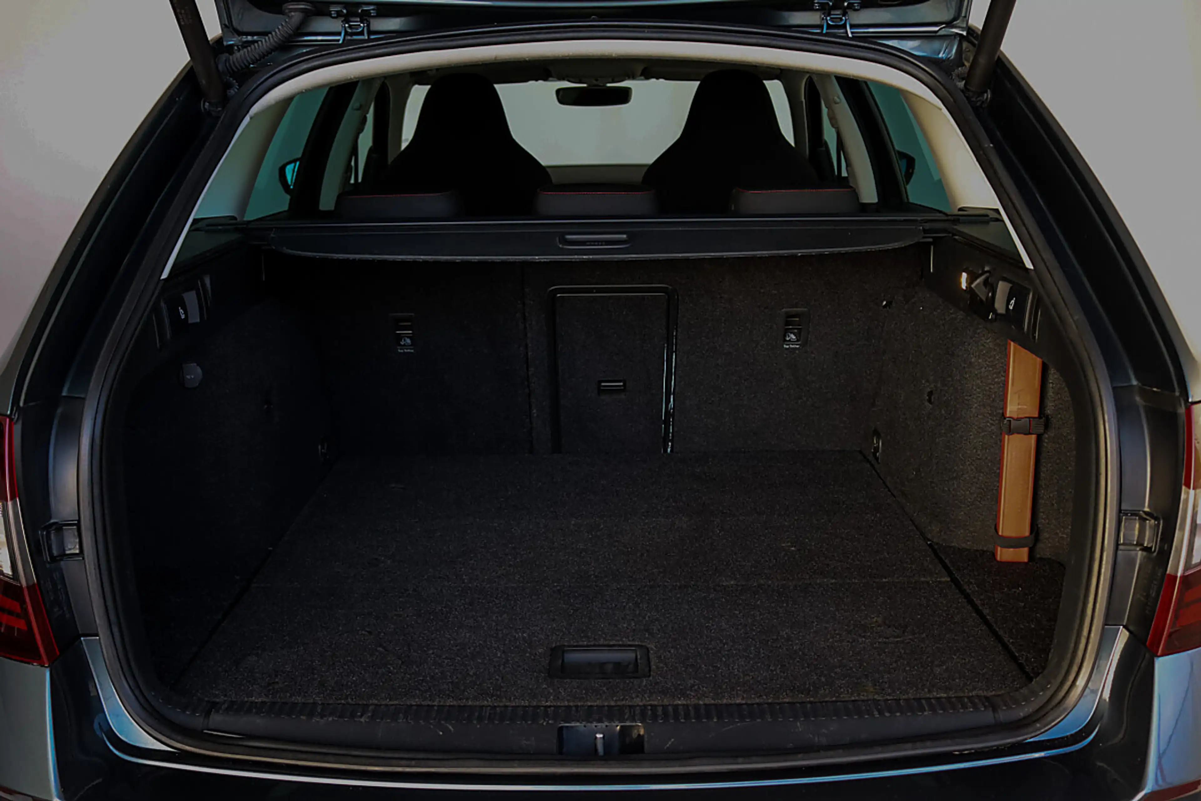 Skoda Octavia Combi Sport Limited TDI 4x4 LED VIRTUAL PANORAMA — photo 13