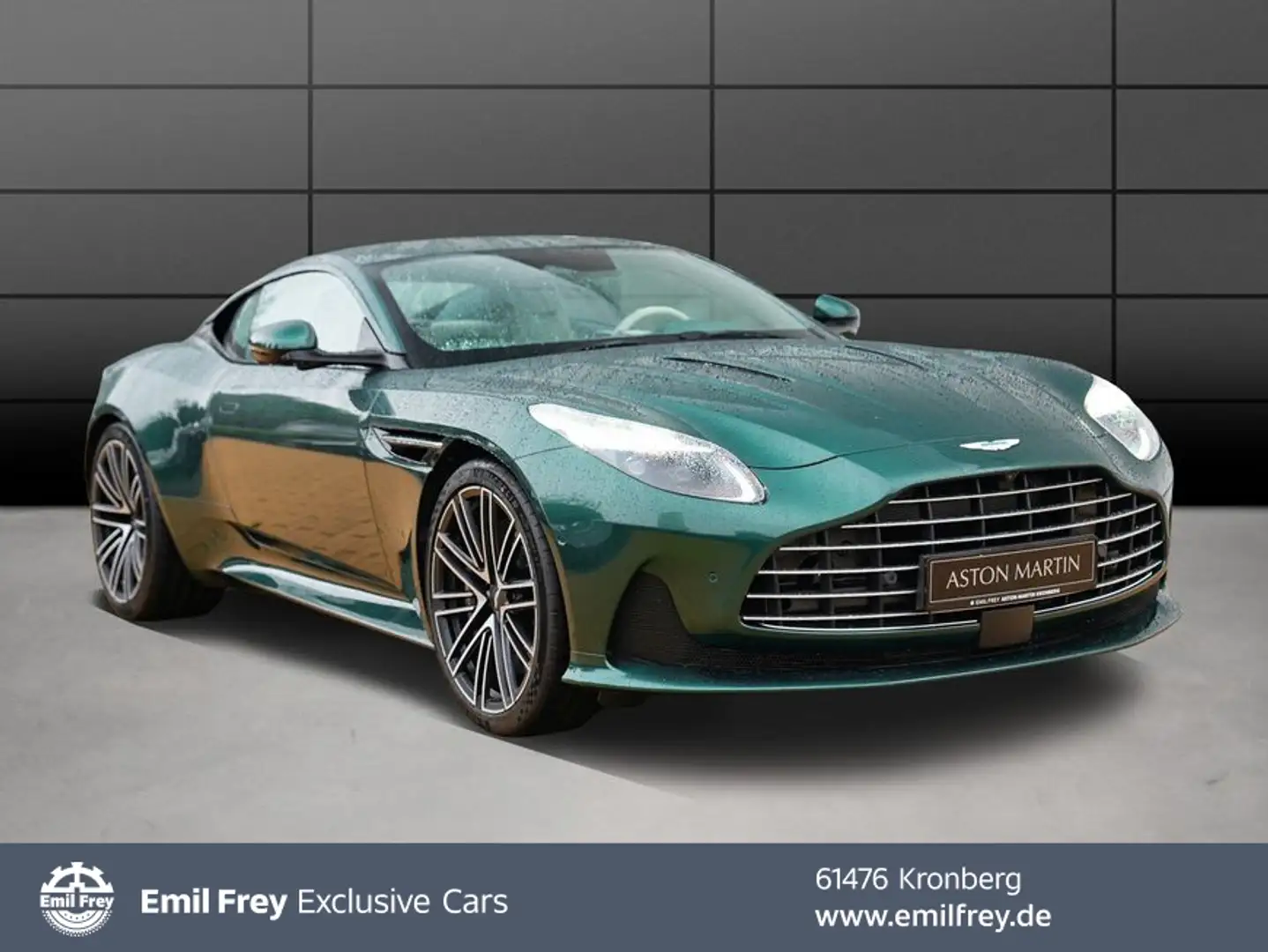 Aston Martin DB12 Coupe Groen - 1