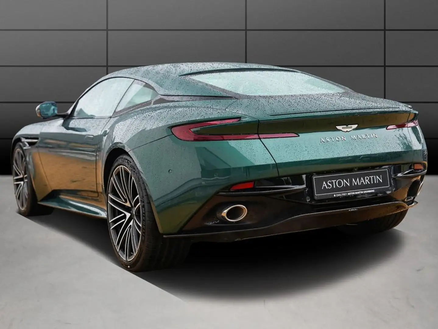 Aston Martin DB12 Coupe Groen - 2