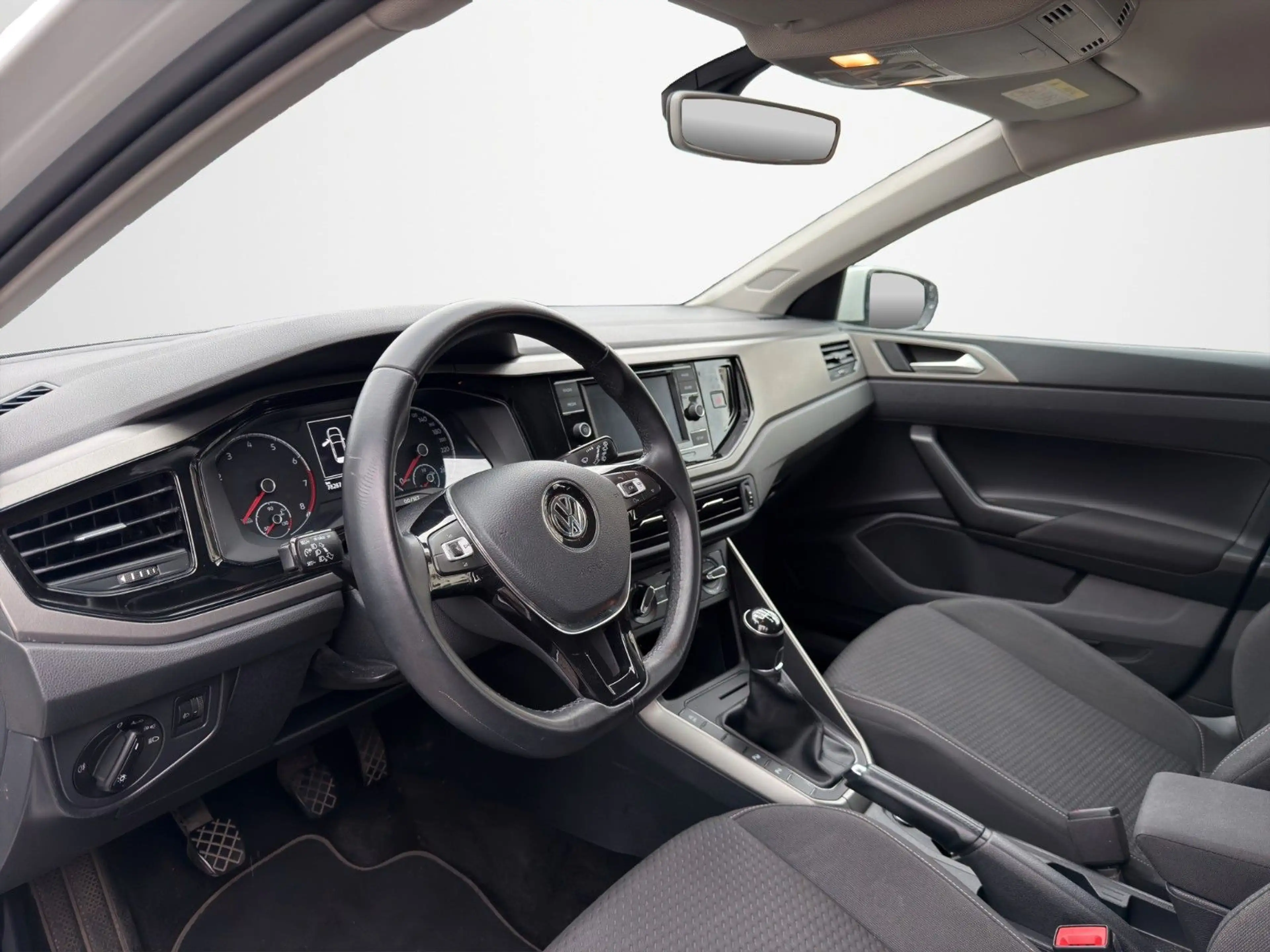 Volkswagen Polo POLO VI COMFORTLINE | KLIMA | PARK ASSIST — photo 5