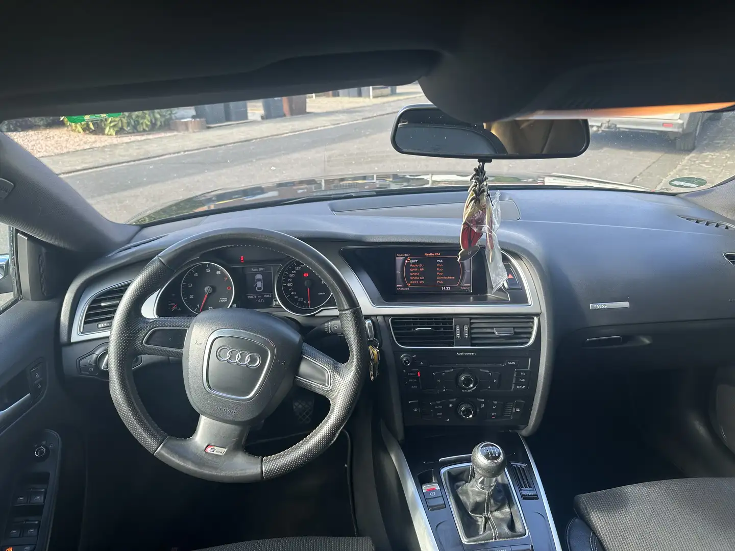 Audi A5 2.0 TFSI (132kW) Schwarz - 2