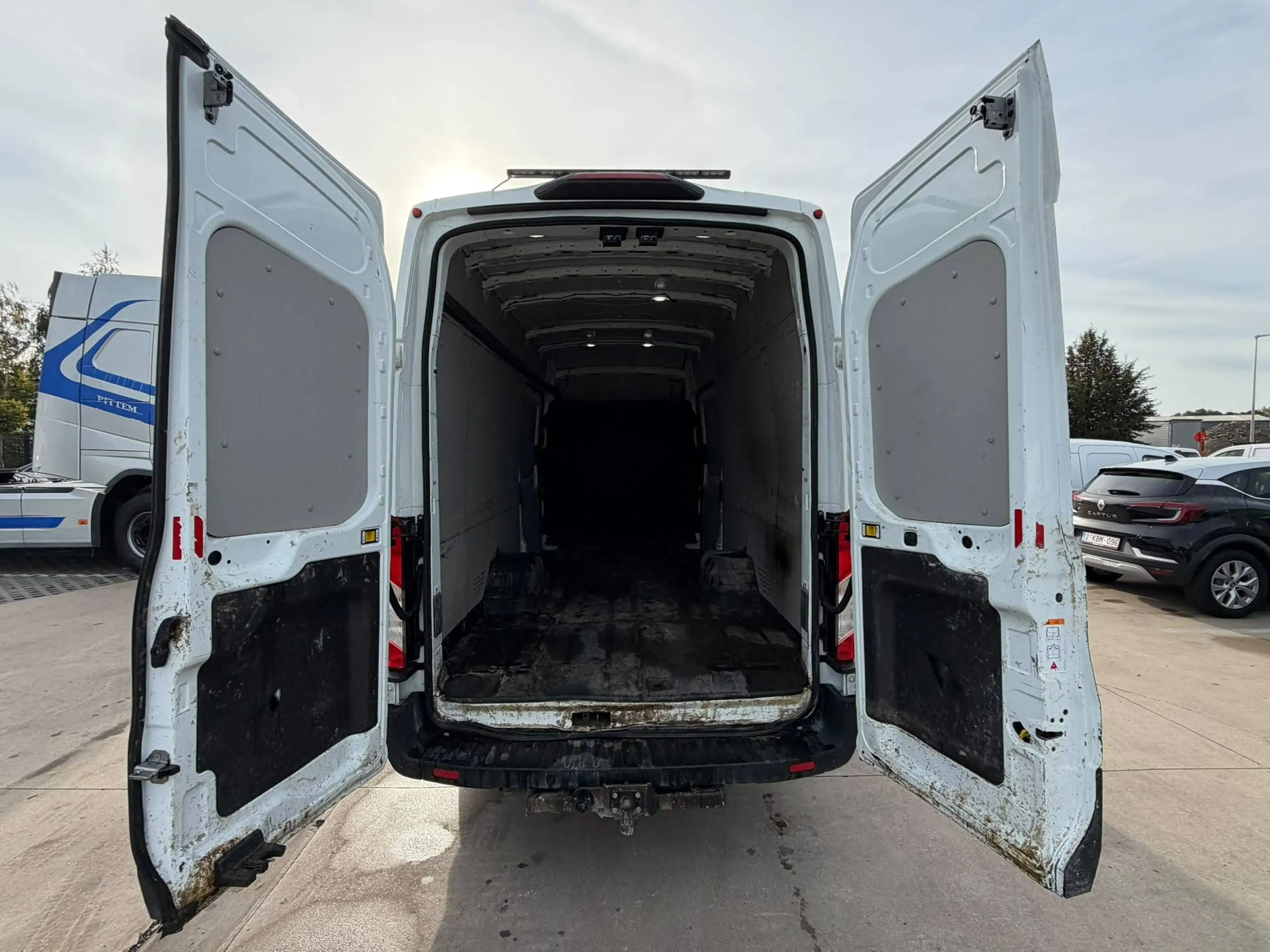 Ford Transit (Stock ID 57364) — photo 8