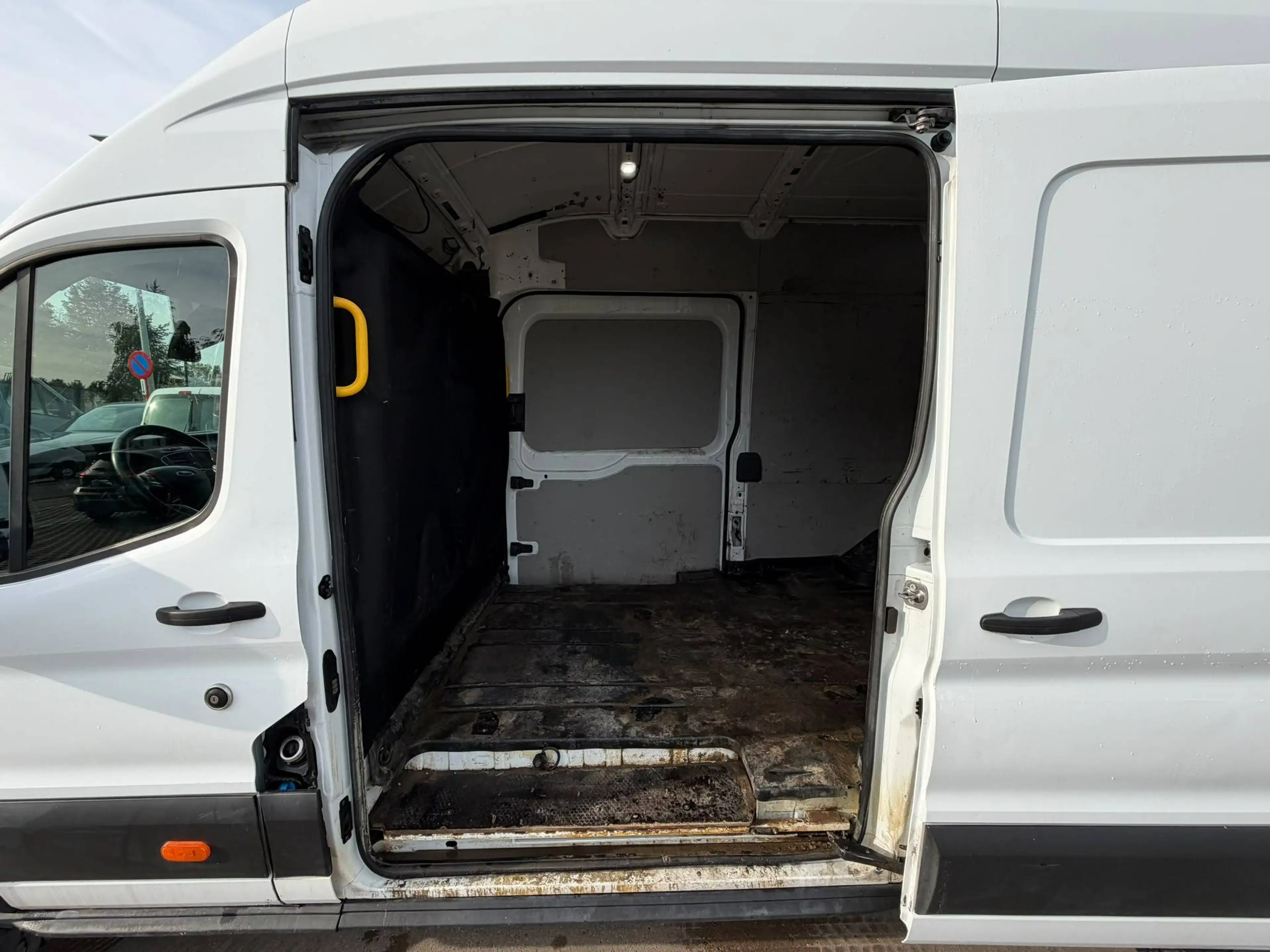 Ford Transit (Stock ID 57364) — photo 11