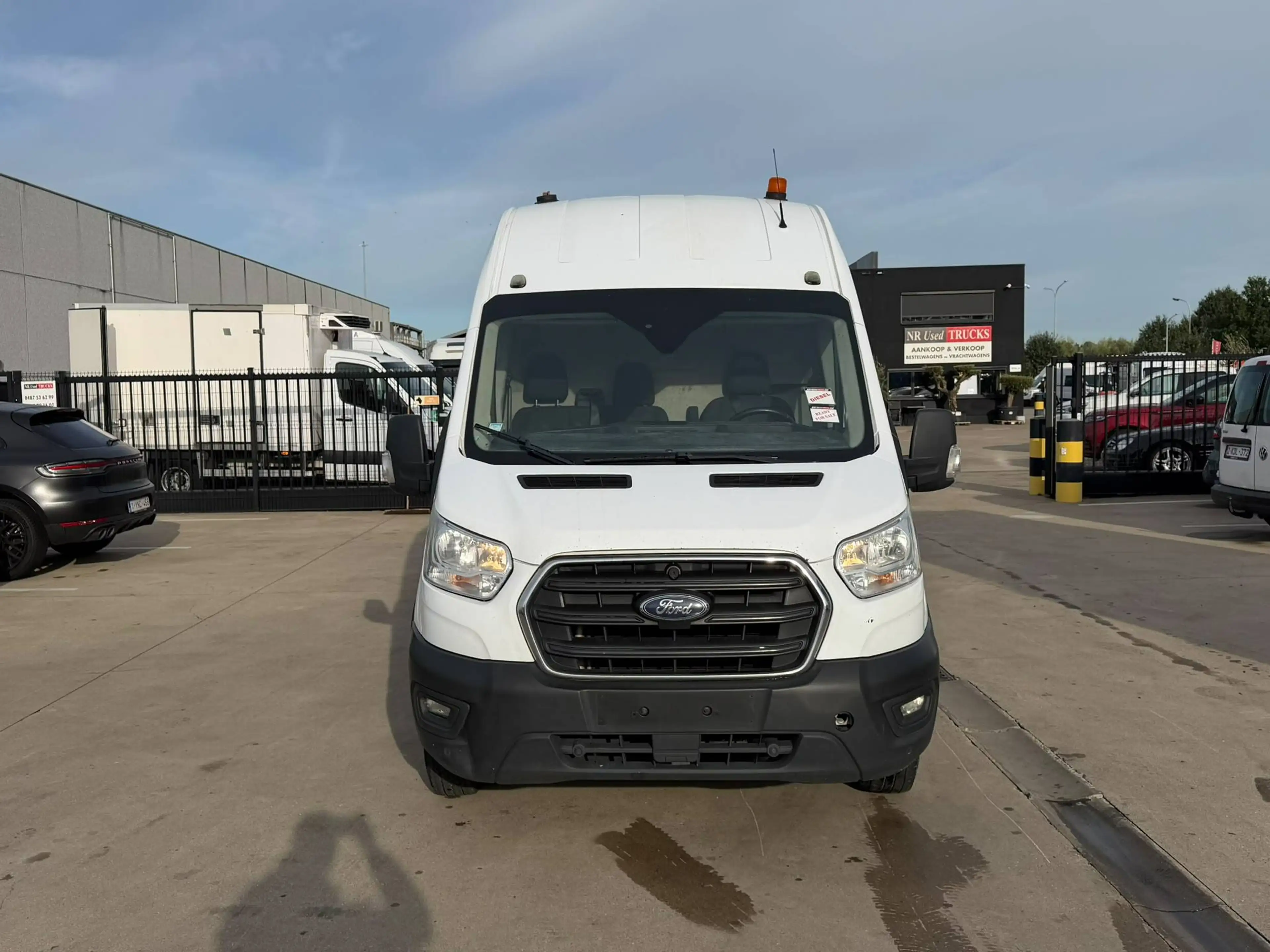 Ford Transit (Stock ID 57364) — photo 2
