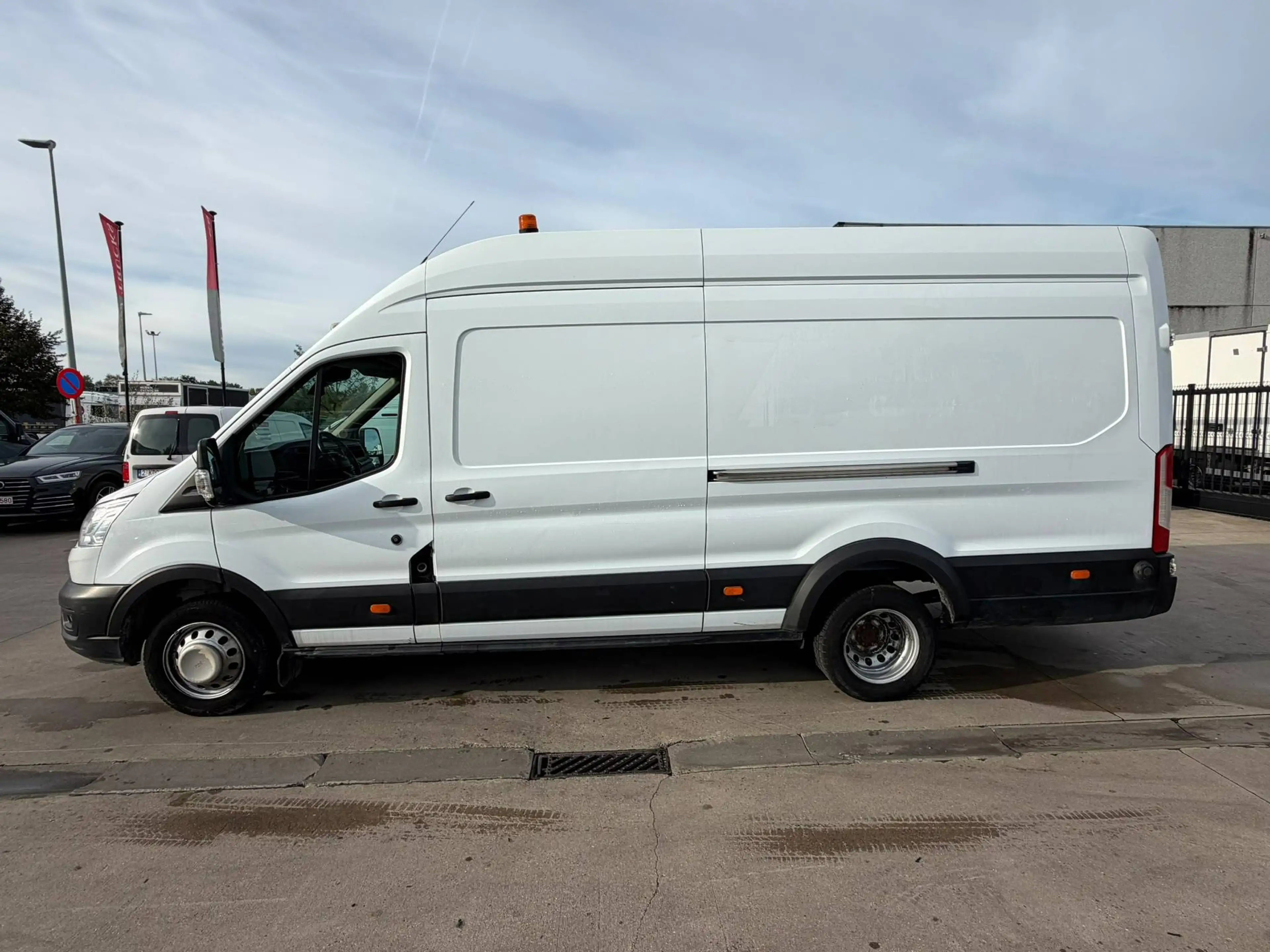 Ford Transit (Stock ID 57364) — photo 4