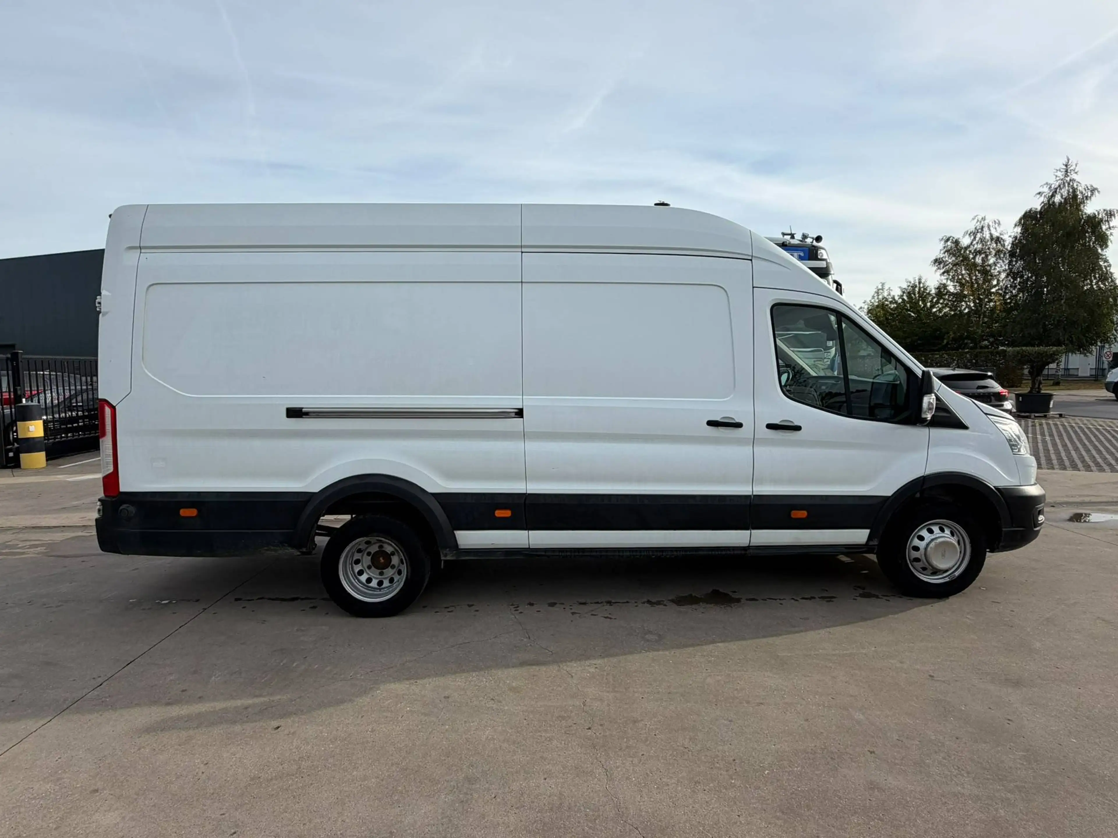 Ford Transit (Stock ID 57364) — photo 6