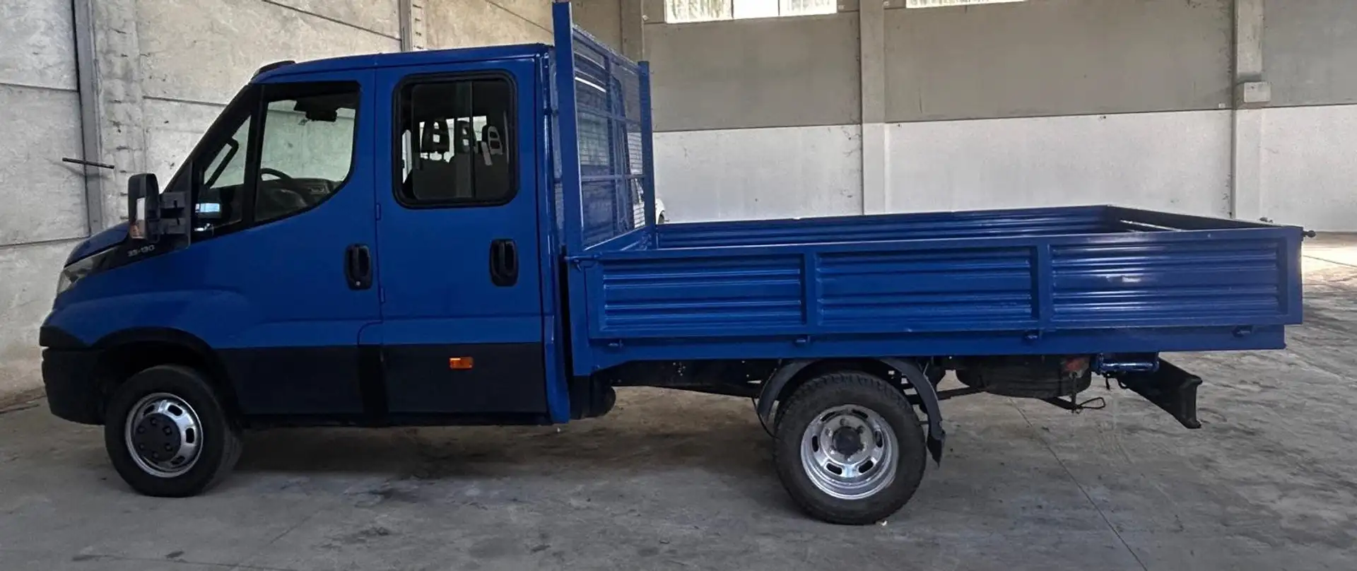 Iveco Daily 35c13 Modrá - 1