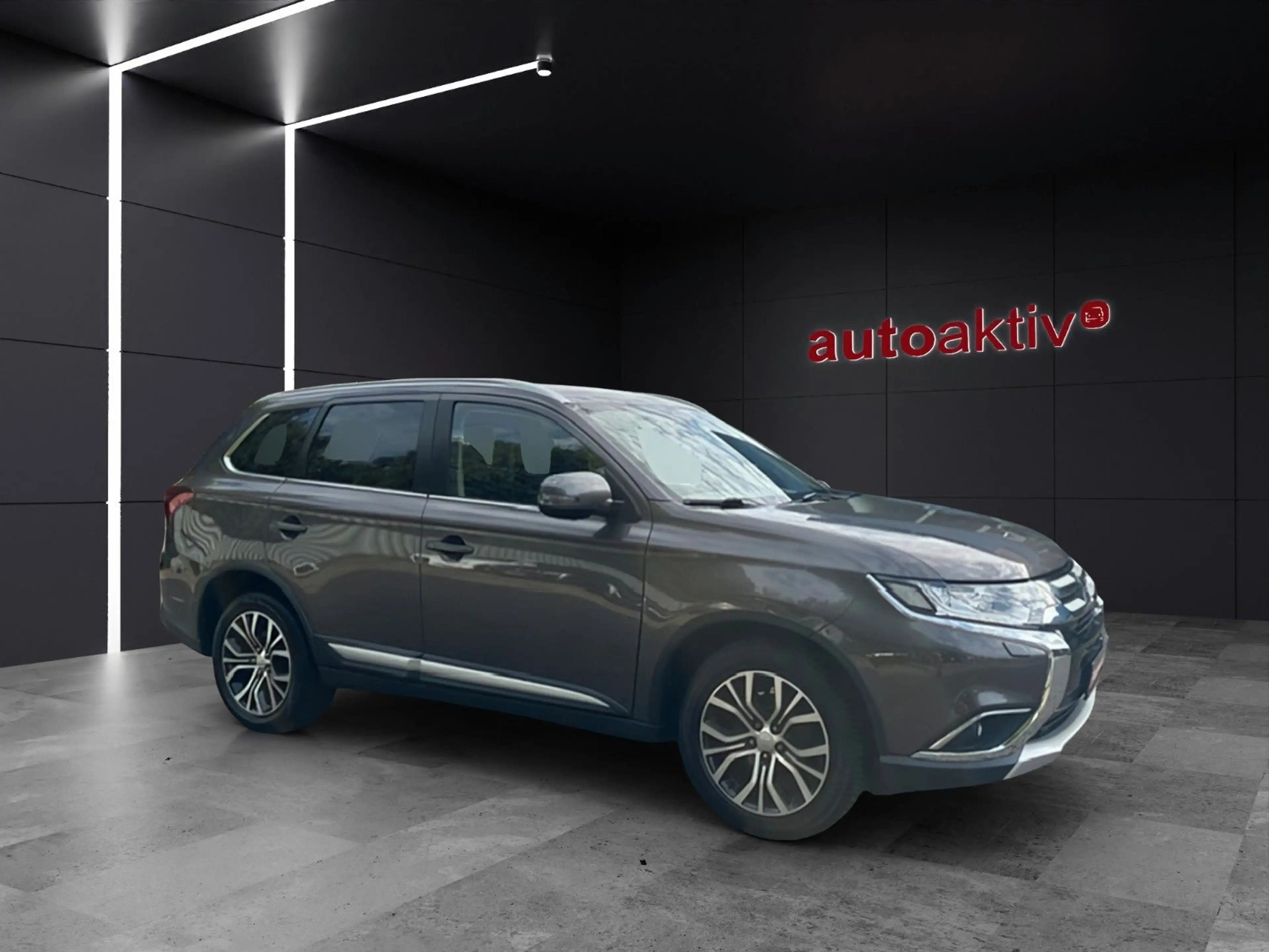 Mitsubishi Outlander Plus 4WD/AHK/Bi-LED/Kamera/Keyless GO — photo 6