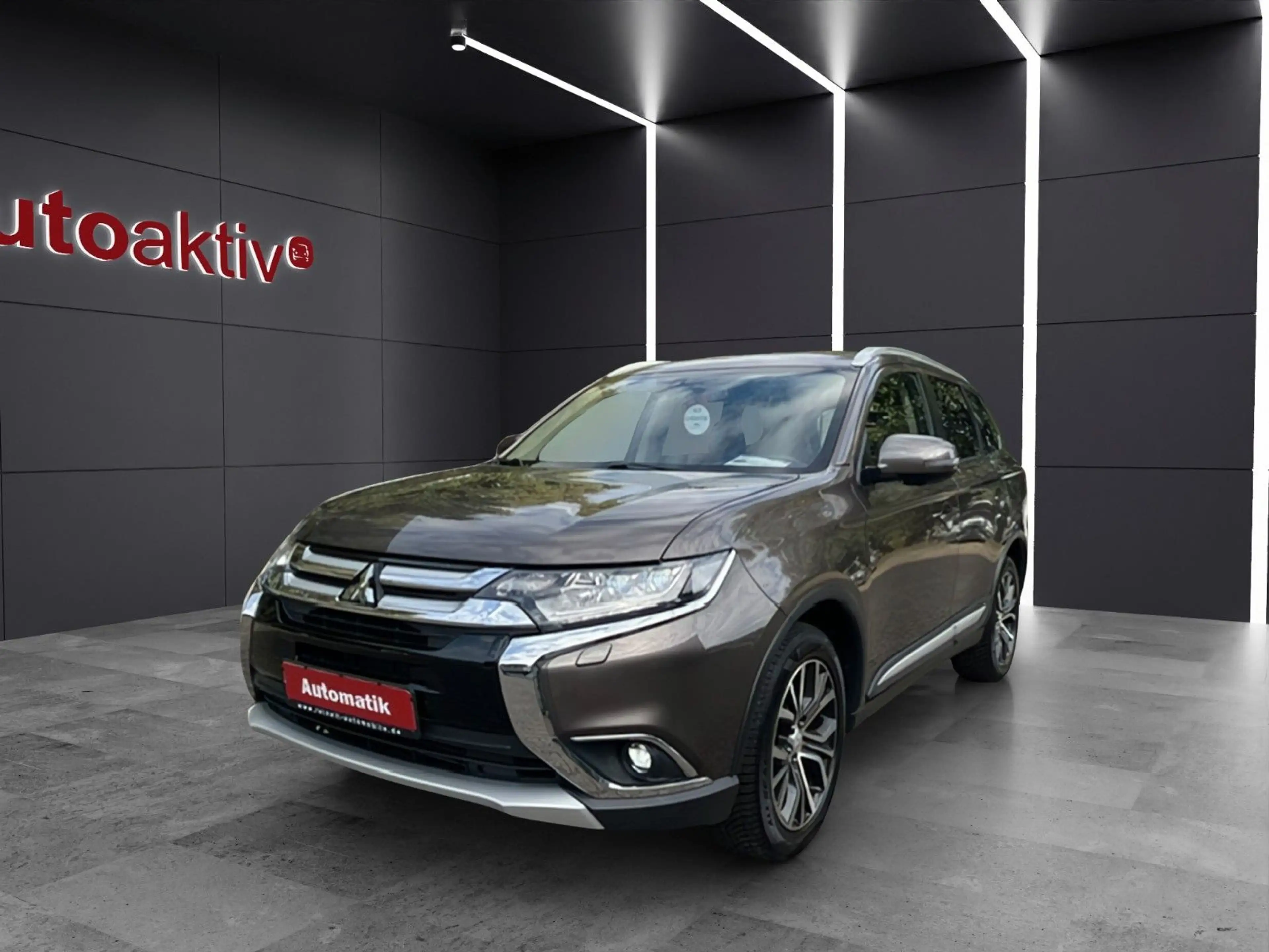 Mitsubishi Outlander Plus 4WD/AHK/Bi-LED/Kamera/Keyless GO — photo 4