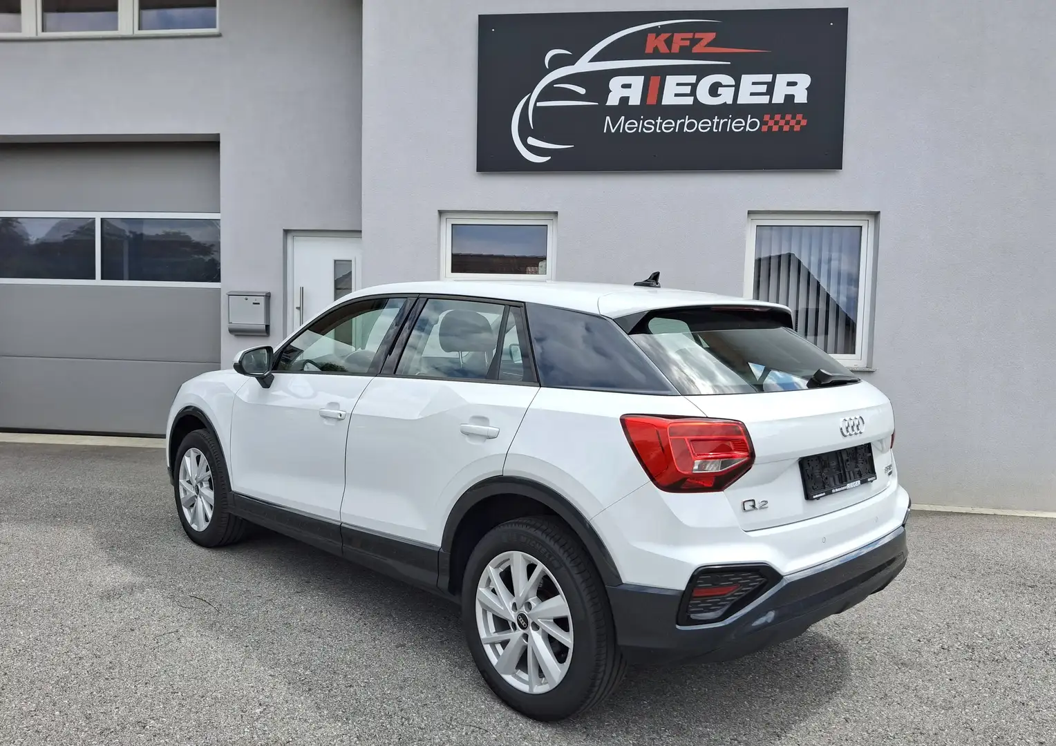 Audi Q2 Q2 35 TDI quattro S-tronic Weiß - 2