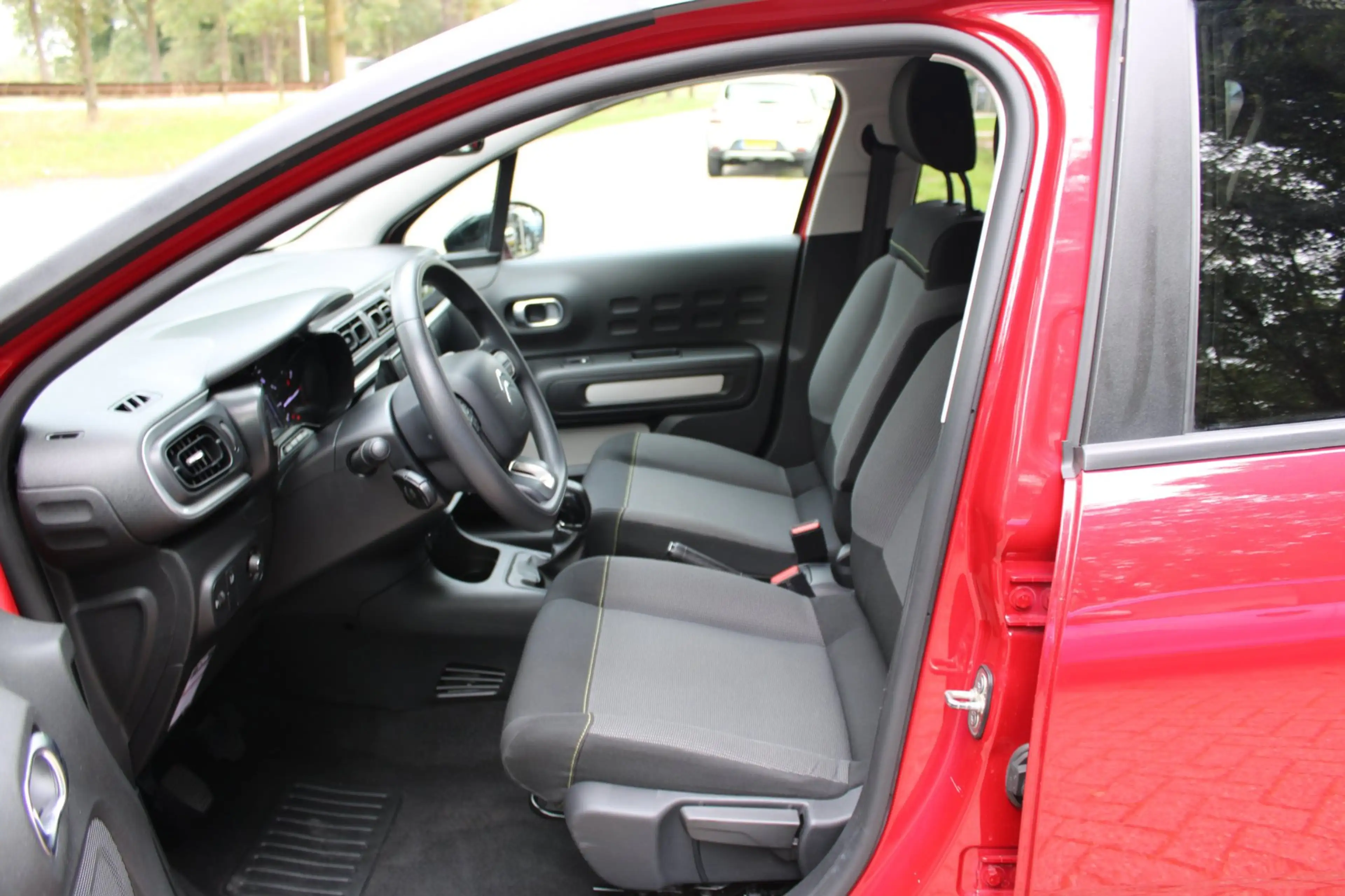 Citroen C3 1.2 PureTech Shine, Navi, Cruise, Clima. — photo 12