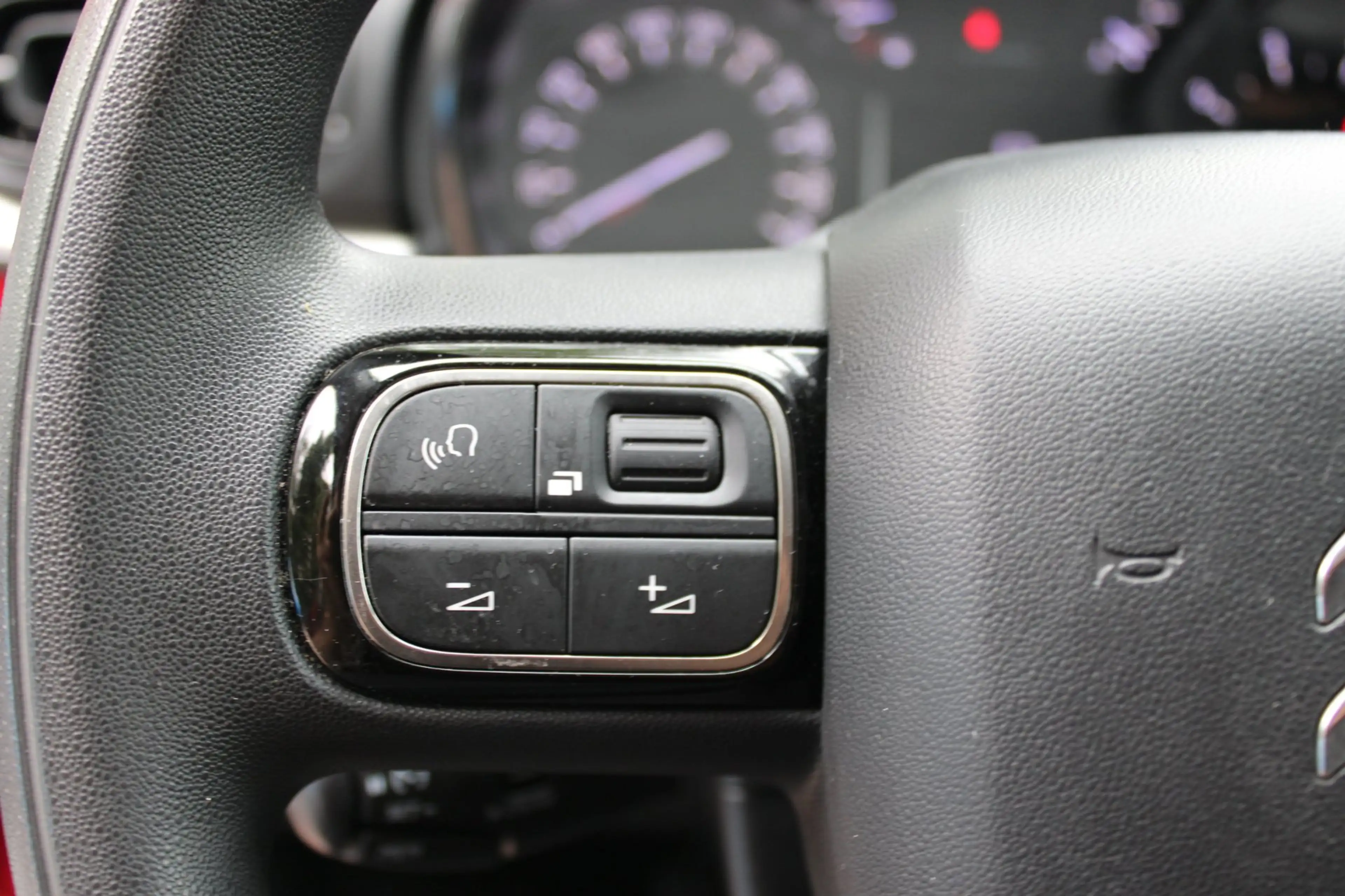 Citroen C3 1.2 PureTech Shine, Navi, Cruise, Clima. — photo 20