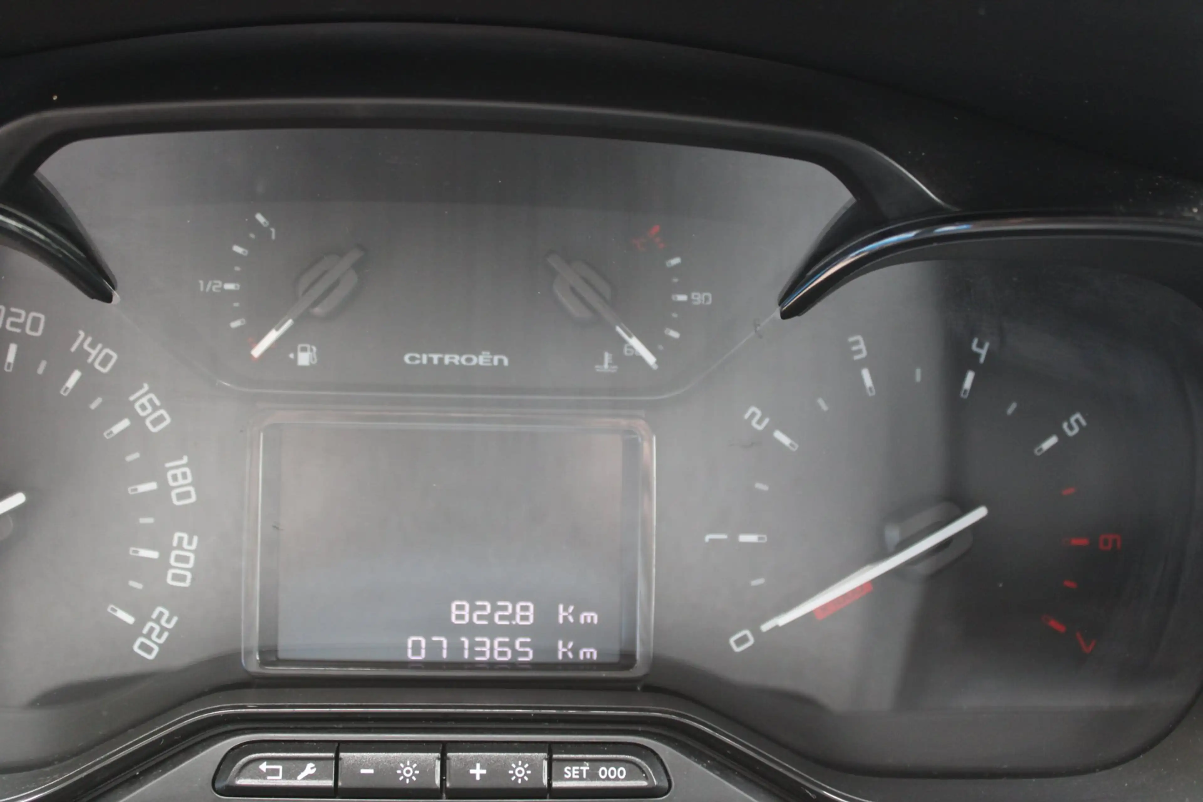 Citroen C3 1.2 PureTech Shine, Navi, Cruise, Clima. — photo 18