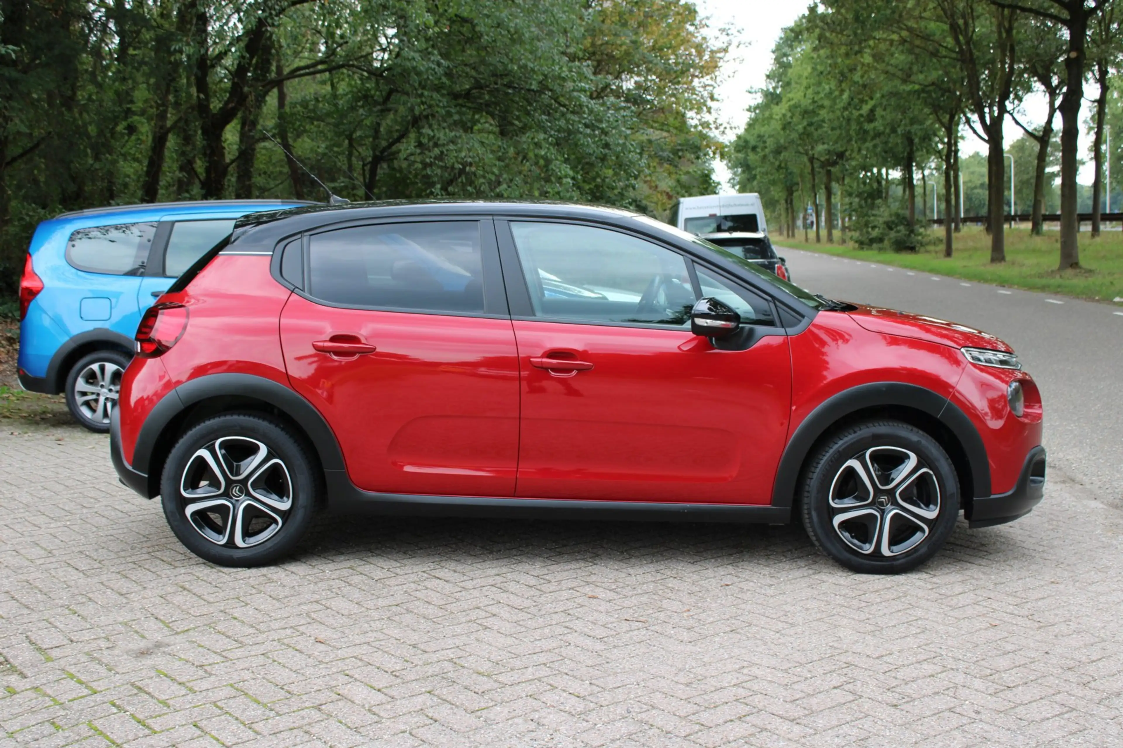Citroen C3 1.2 PureTech Shine, Navi, Cruise, Clima. — photo 2