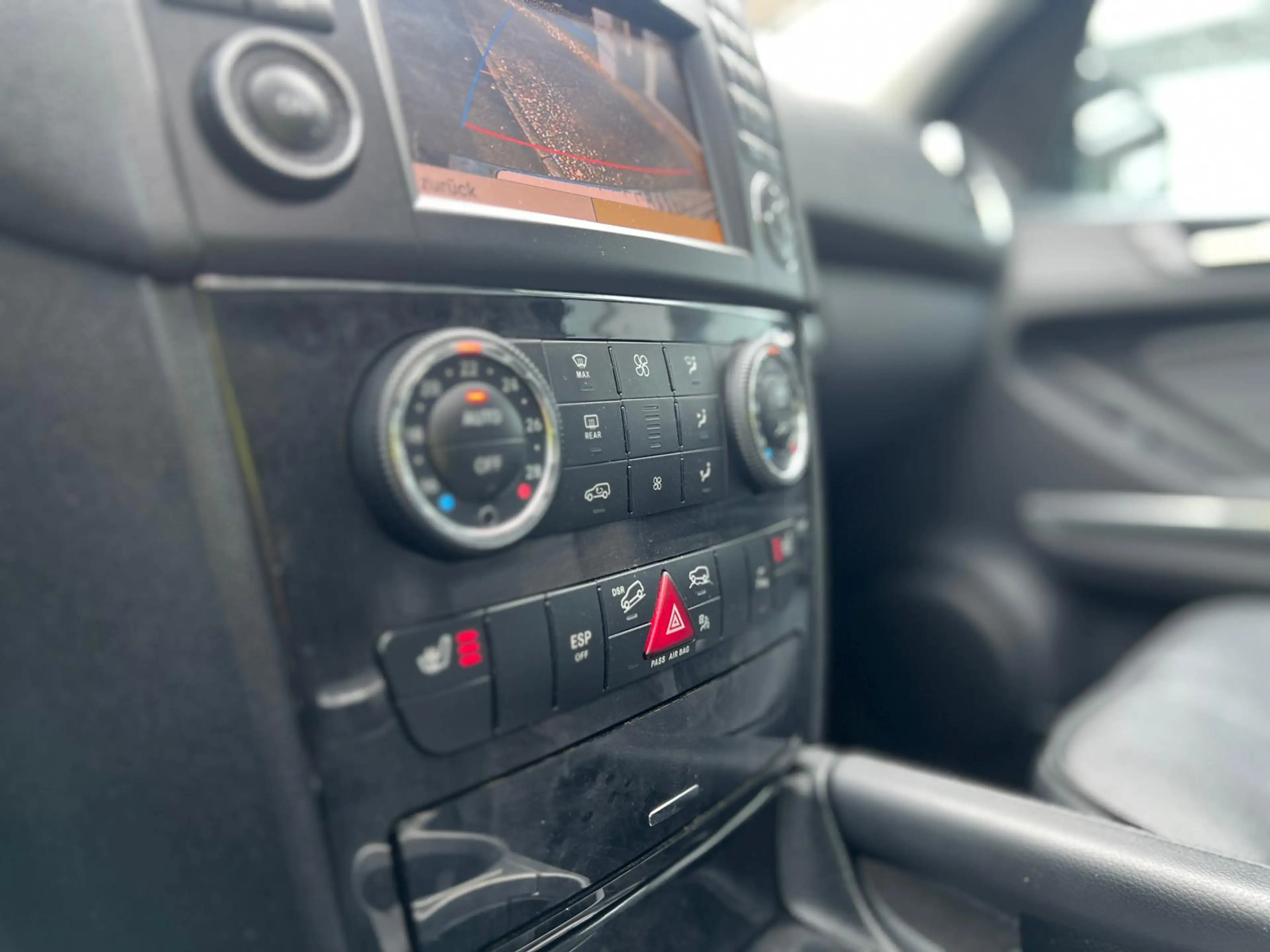 Mercedes-Benz ML 350 ML 350 4Matic (AHK,Xenon,SD,Kamara) — photo 13