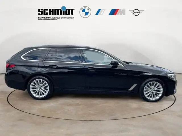 BMW 5 Series view 5