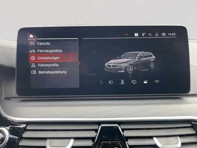BMW 5 Series view 12