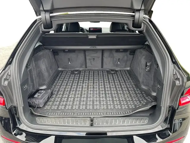 BMW 5 Series view 7