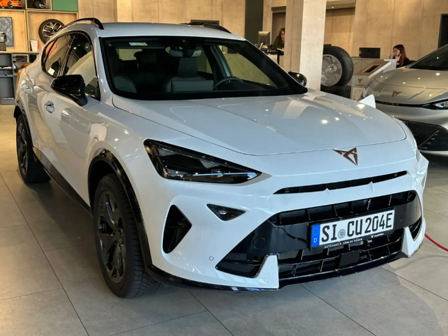 CUPRA Formentor E-HYBRID 1.5 TSI 6- Gang DSG Navi Digitales Cockpi Weiß - 2