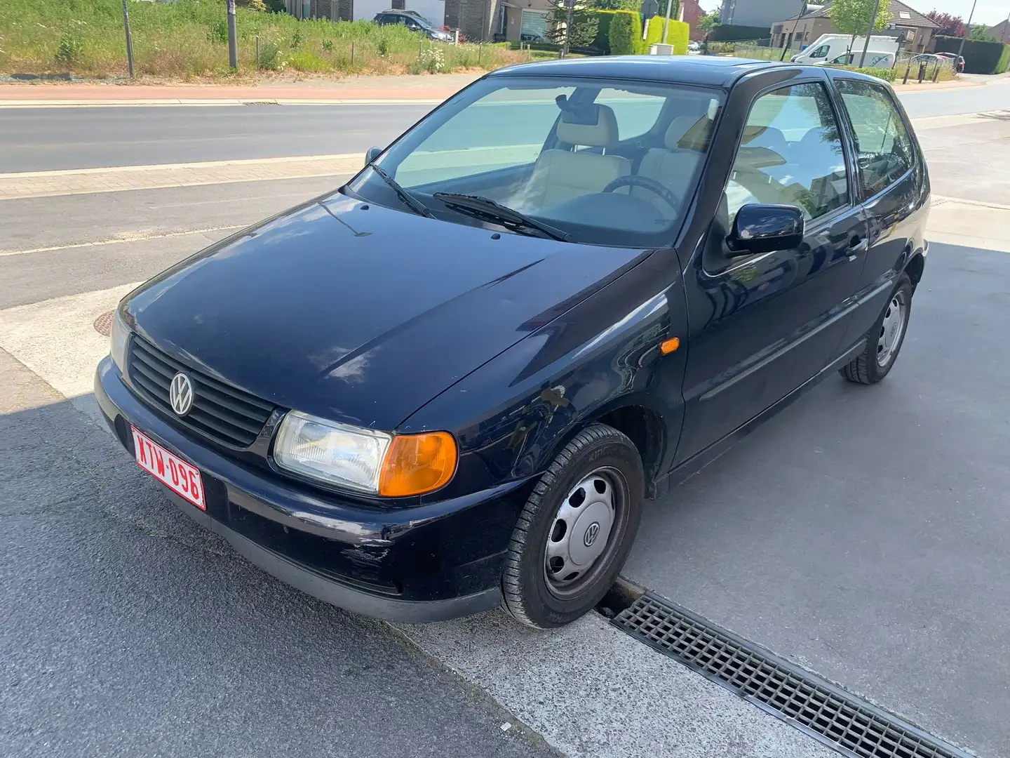 Volkswagen Polo 1.4i ***avec feuille rose Modrá - 1