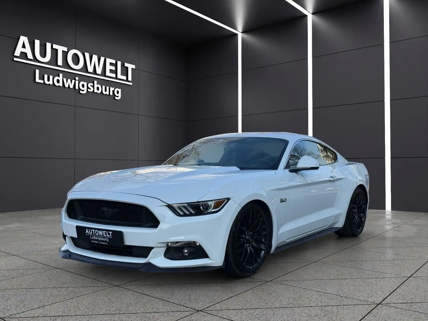 Ford Mustang GT 5.0 V8 Fastback Deutsch-Unfallfrei Blanc - 1