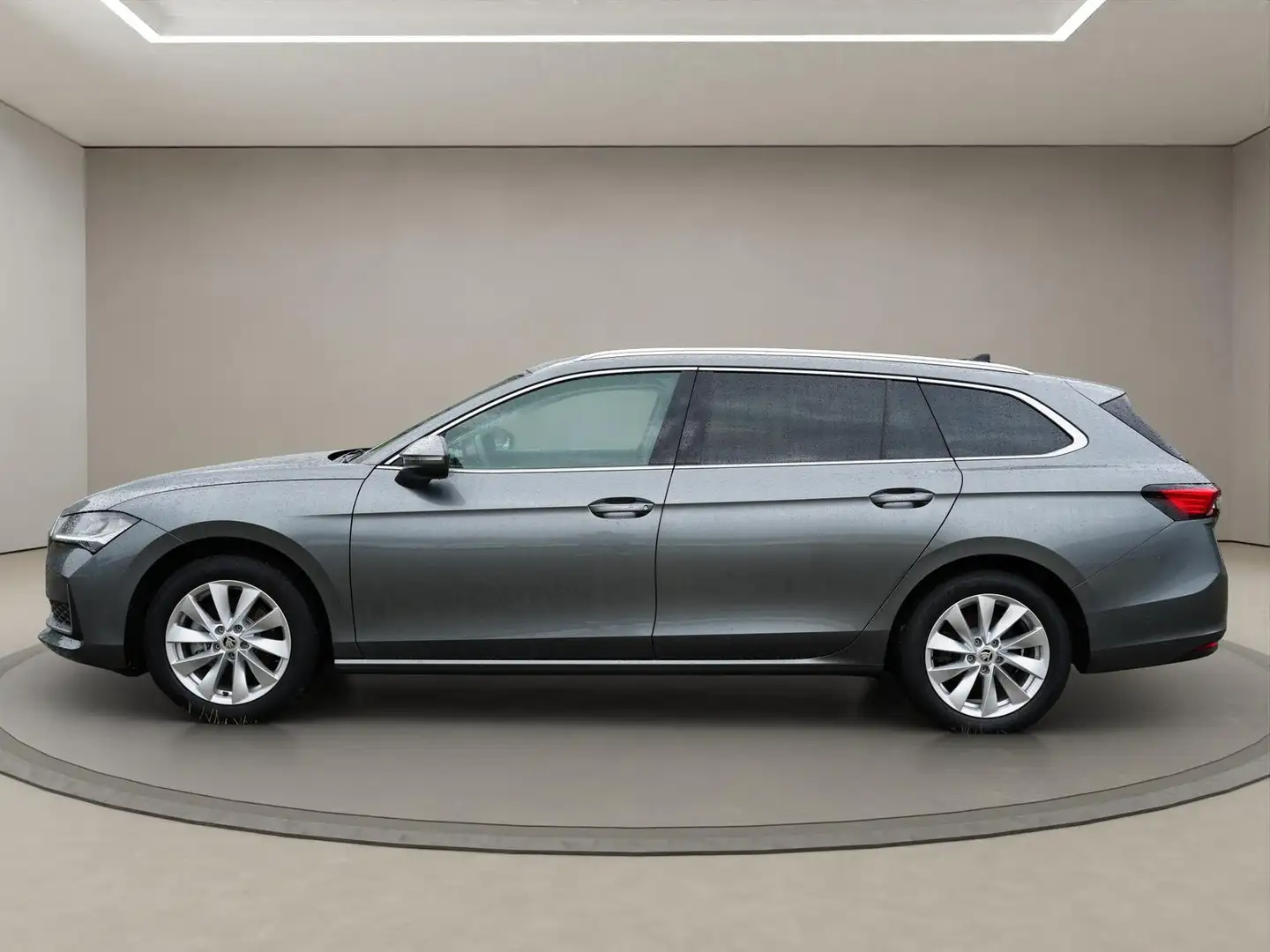 Skoda Superb Combi Selection 1,5 eTSI+SHZ+Kamera+ 110 kW (15... Grau - 2