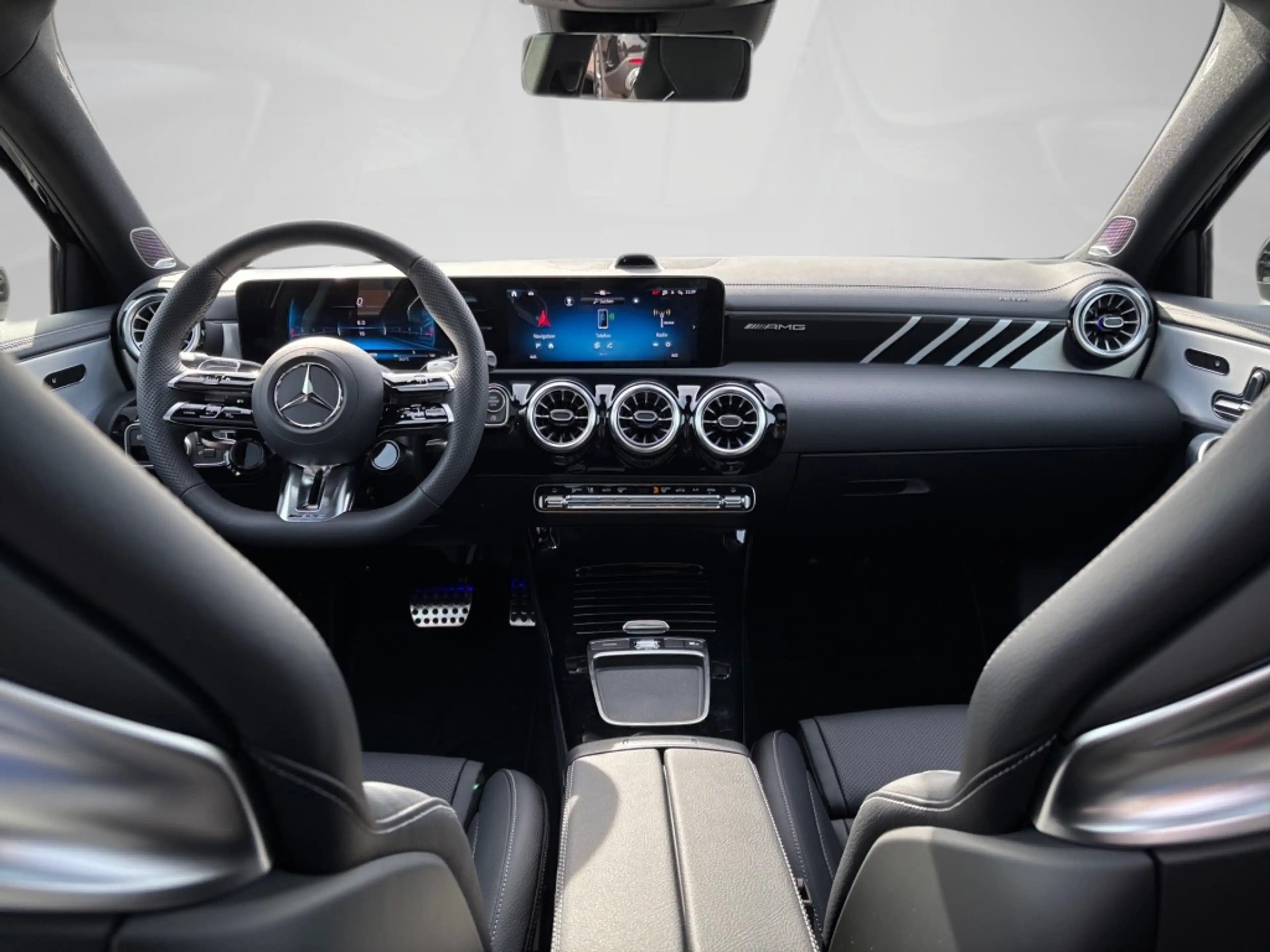 Mercedes-Benz A 45 AMG S 4M+ NIGHT-II PANO MULTIKONTUR HUD — photo 11