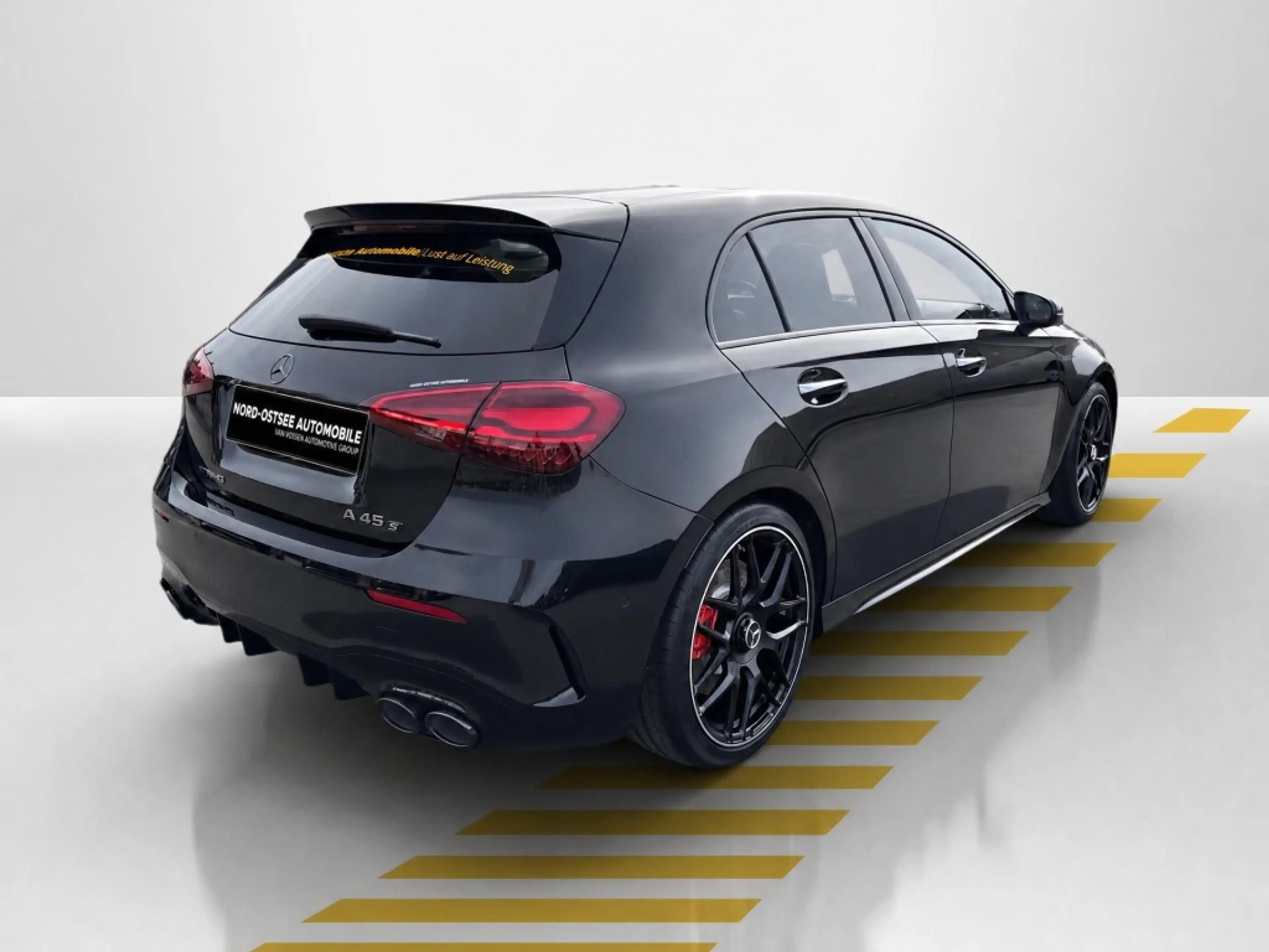 Mercedes-Benz A 45 AMG S 4M+ NIGHT-II PANO MULTIKONTUR HUD — photo 14