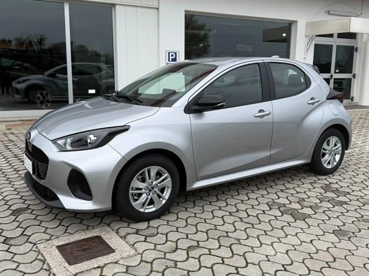 Mazda 2 1.5 VVT-i FULL HYBRID e-CVT 116CV Centre Line Zilver - 1
